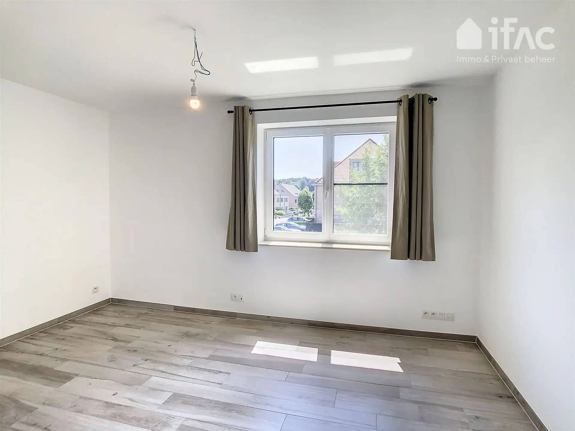 Moderne villa met 5 kamers foto 16