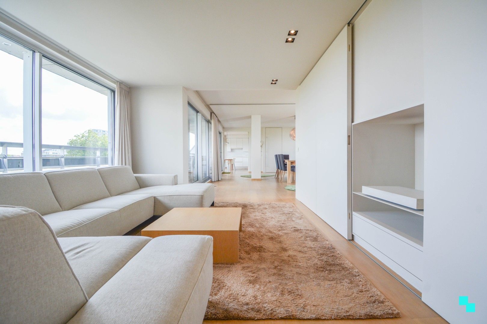 UItzonderlijk ruim appartement aan het water te Roeselare! foto 7