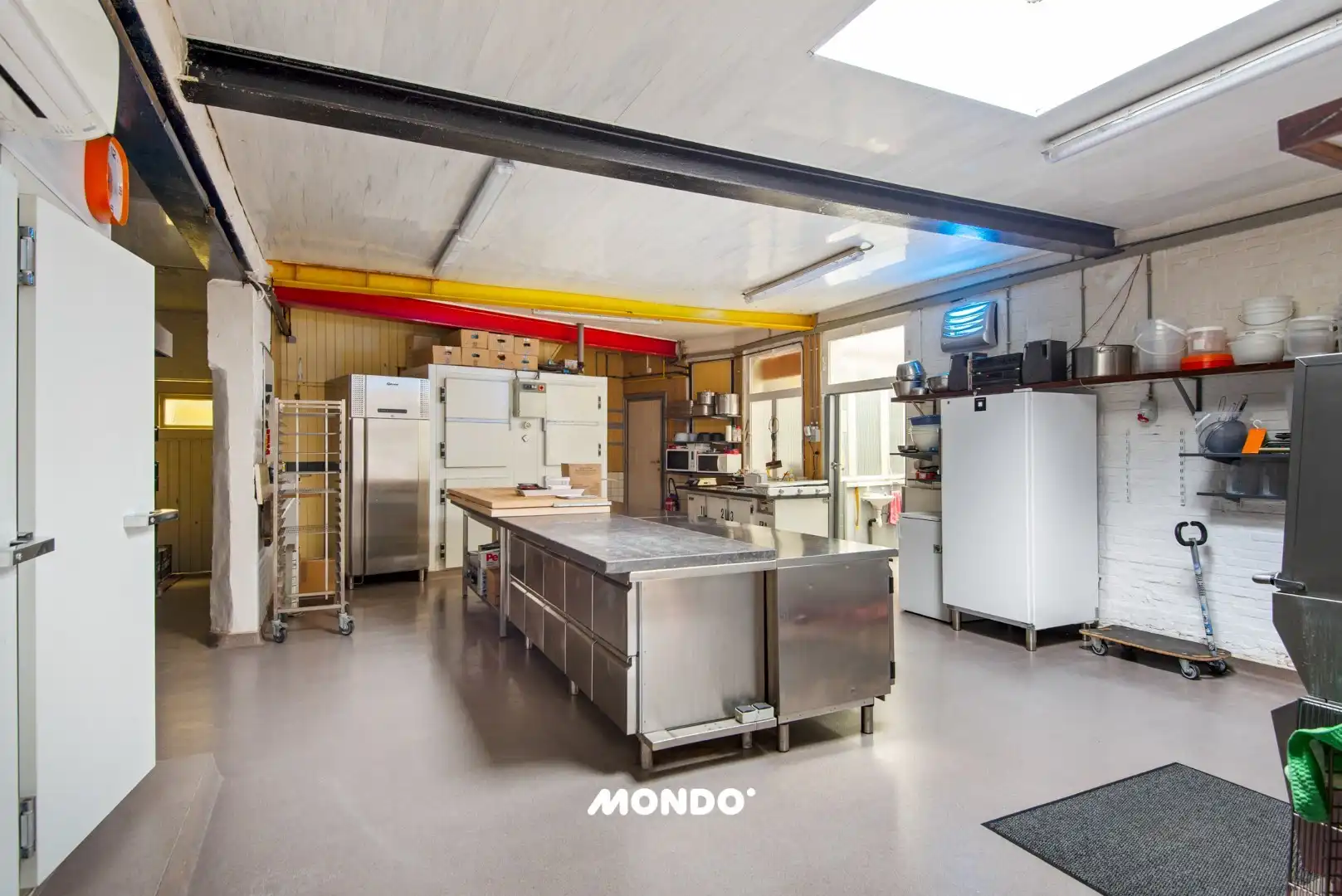 Multifunctioneel gebouw met woonst en commerciële mogelijkheden te Ruisbroek! foto 6