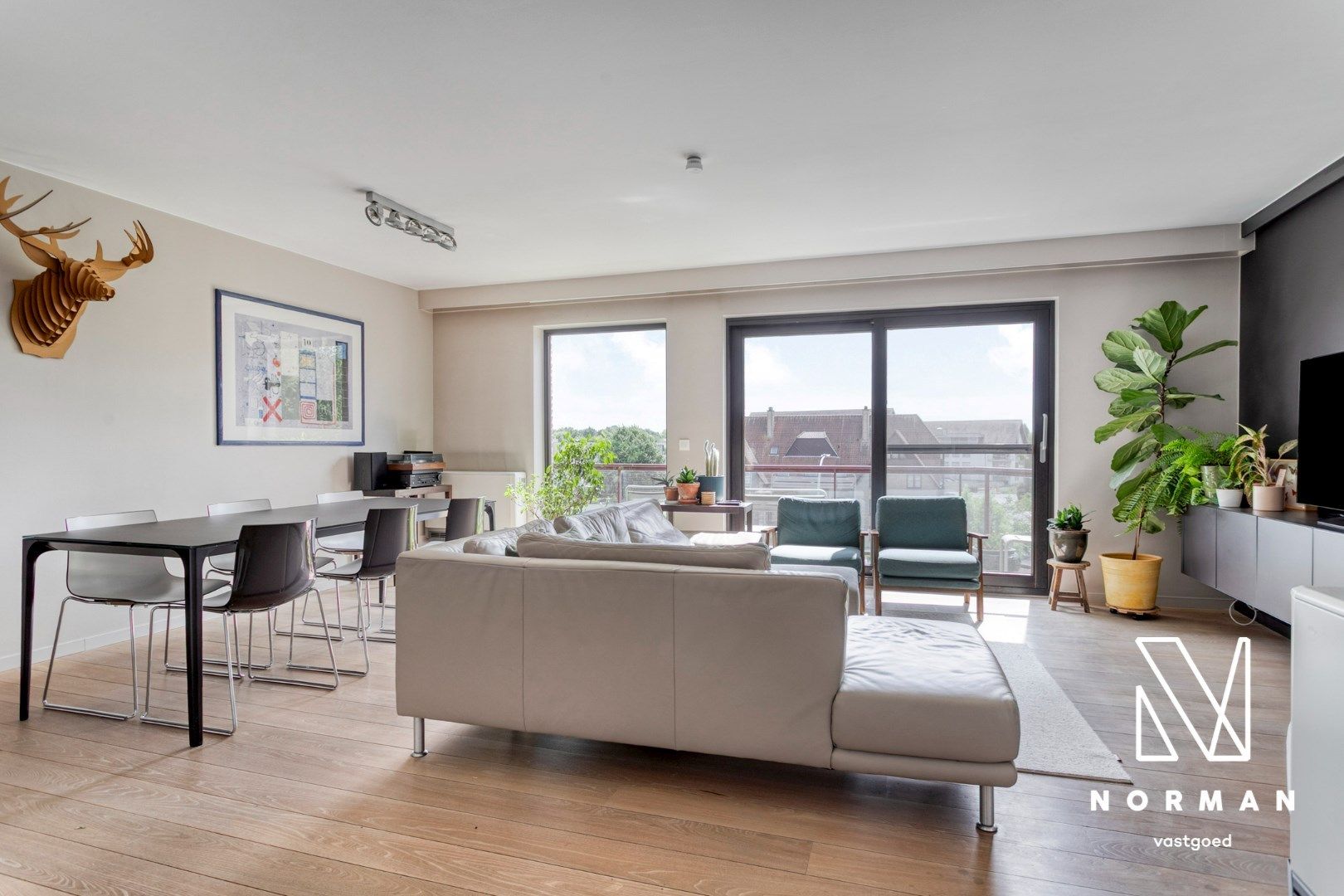 Modern duplex appartement op toplocatie in Waregem! foto {{pictureIndex}}