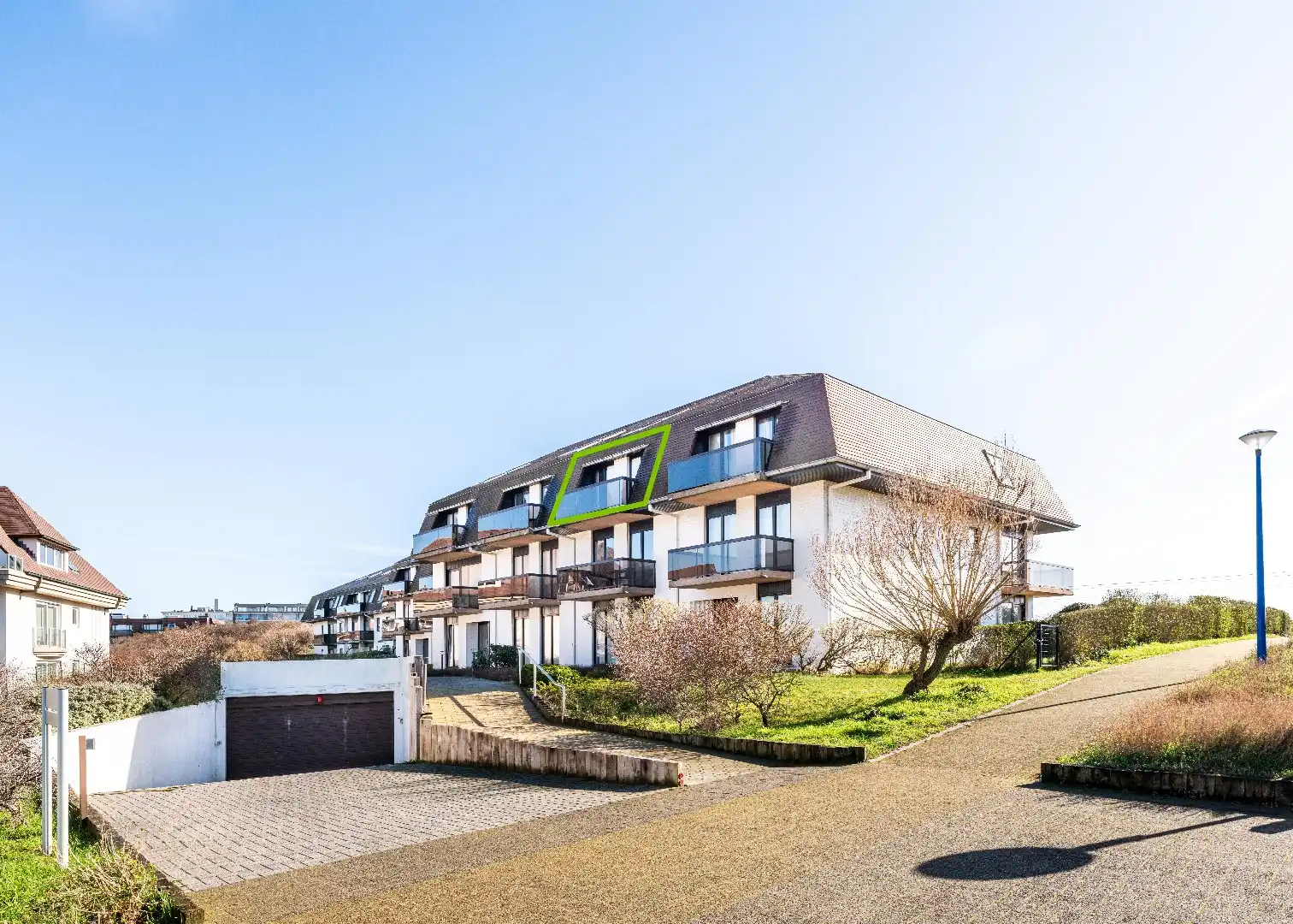 Ruim en zonnig appartement met 2 slaapkamers en een autostaanplaats in Res. Plaza II foto 18