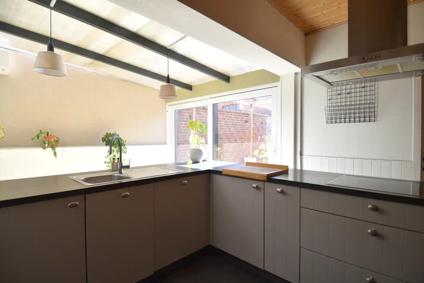 Ruime halfopen bebouwing met 4 slaapkamers, tuin, uitweg en garage te Rollegem foto 11