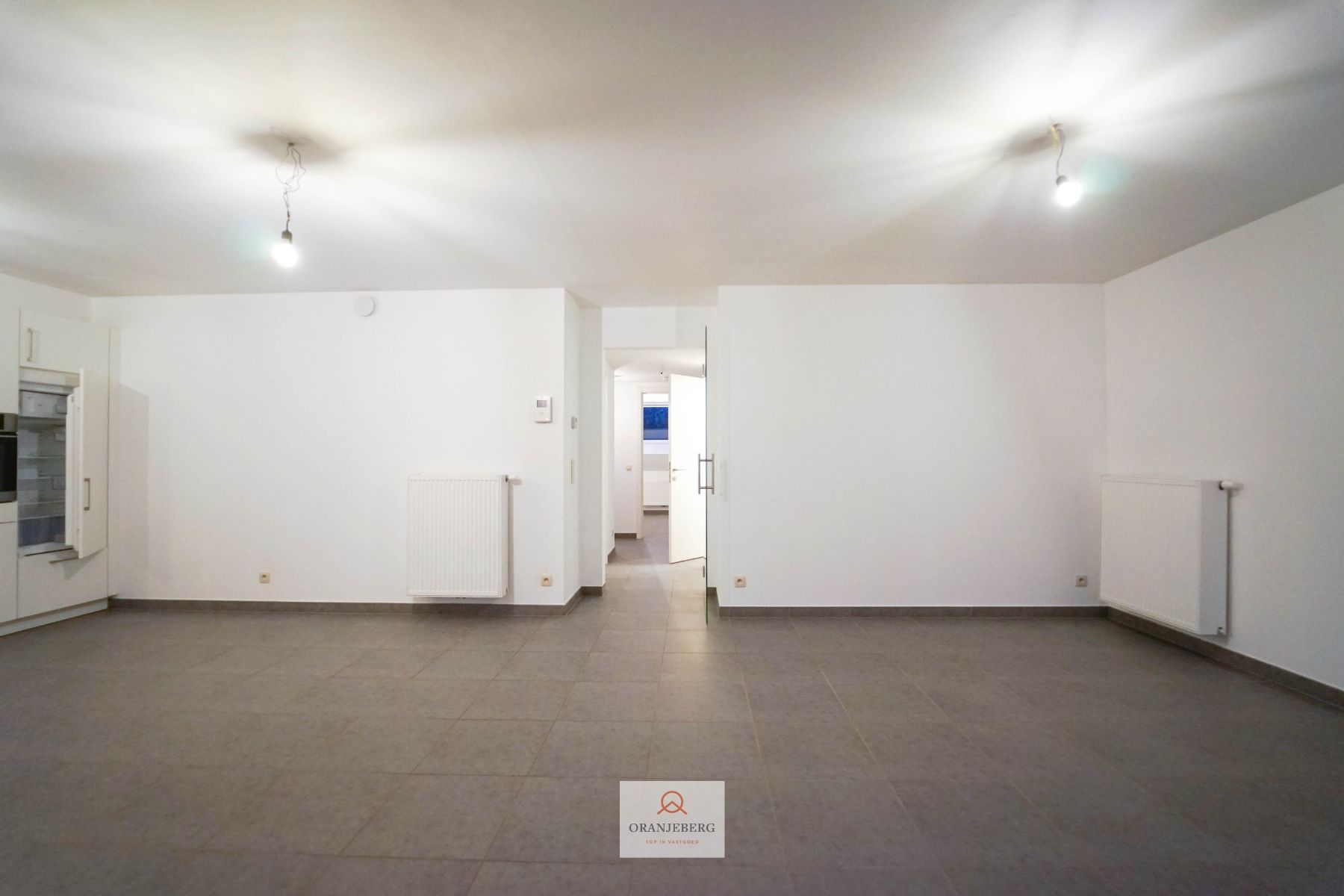 2 slaapkamerappartement met terras en 2 autostaanplaatsen foto 6