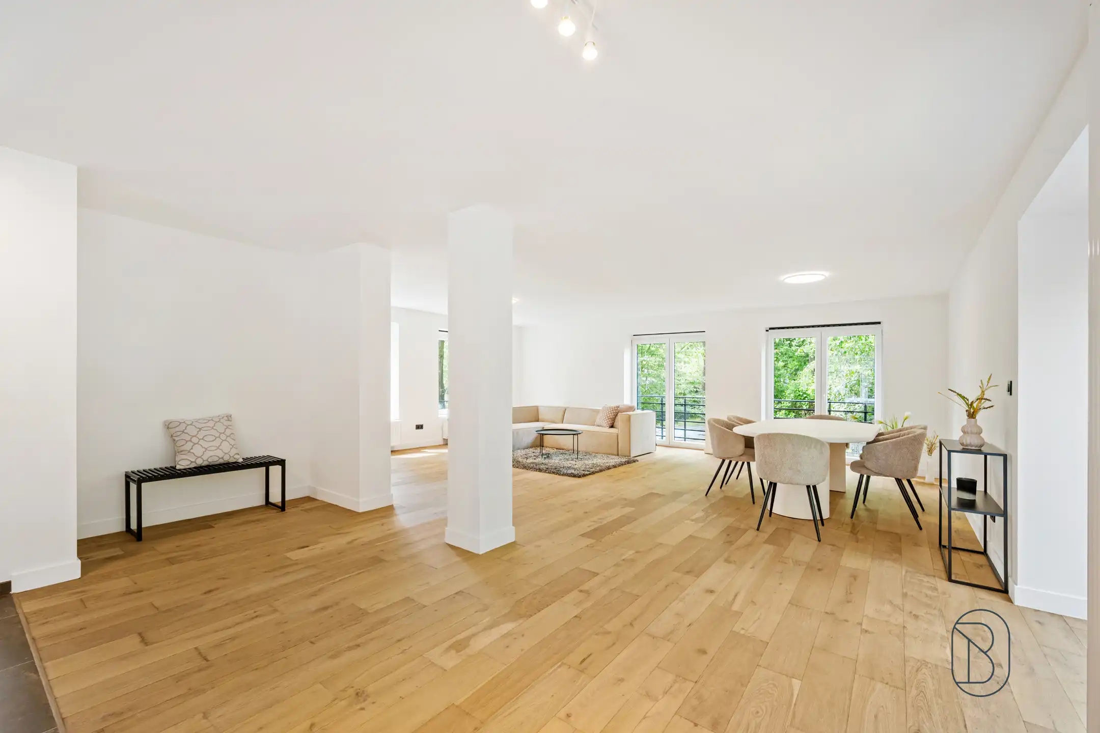 Volledig gerenoveerde woning met 3SLK,2BDK en dubbele garage foto 6