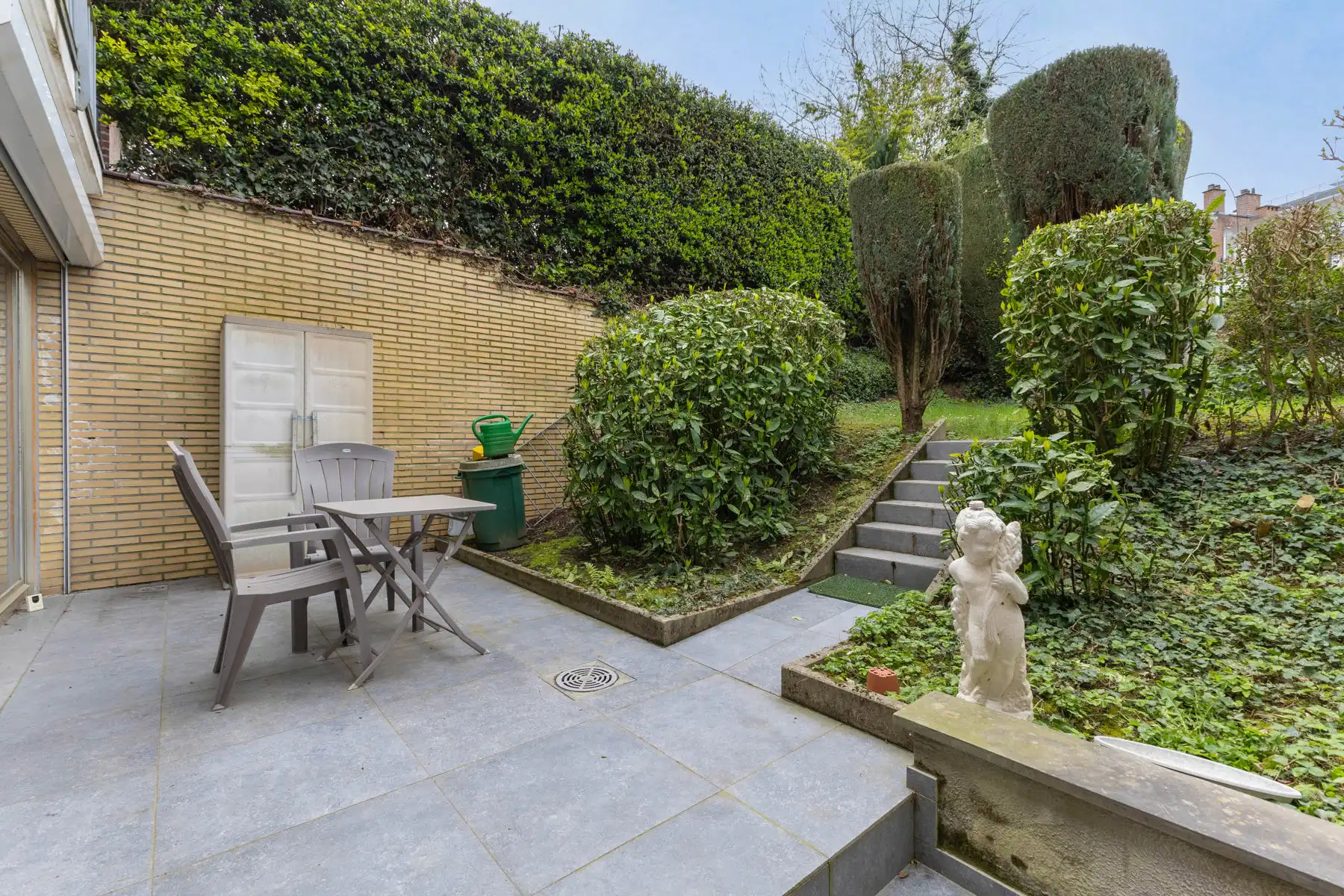 Residentieel gelegen woning met 5 slaapkamers en tuin foto 3