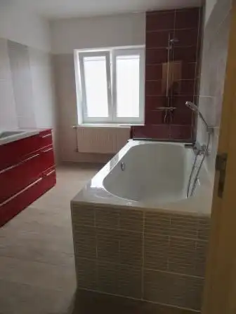 Rijwoning met modern interieur foto 12