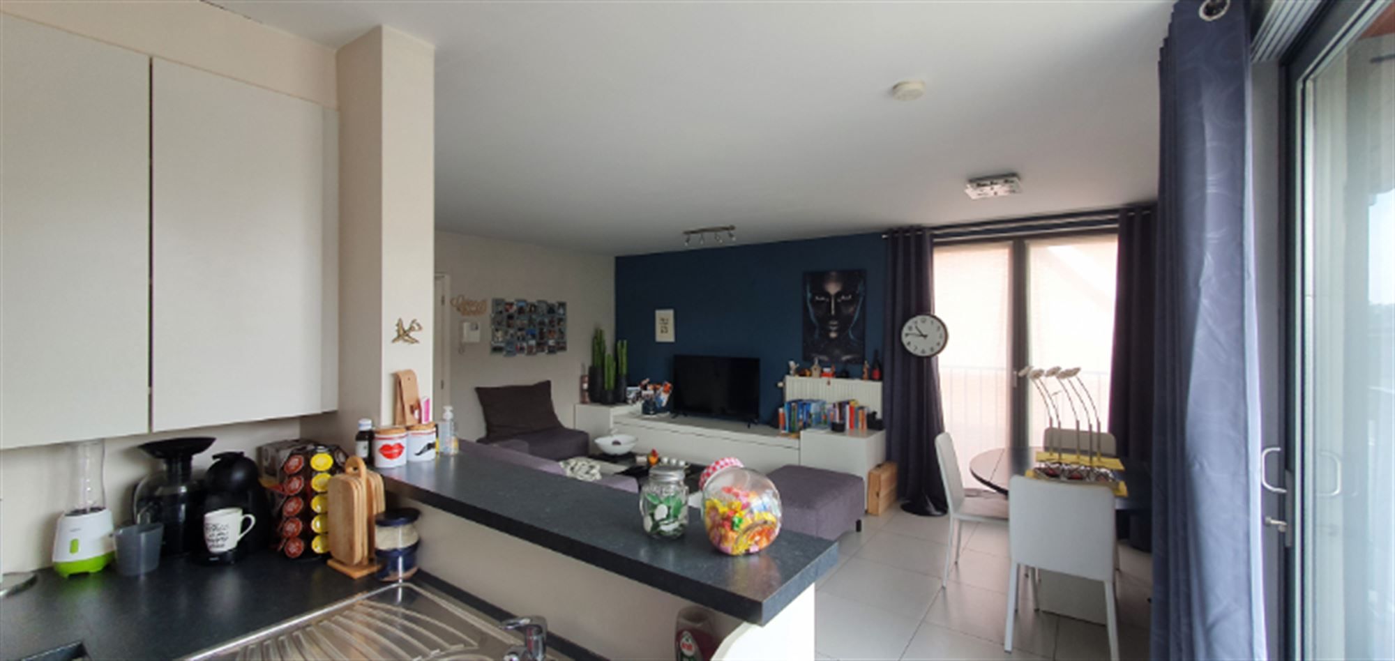 Modern appartement met terras foto 10