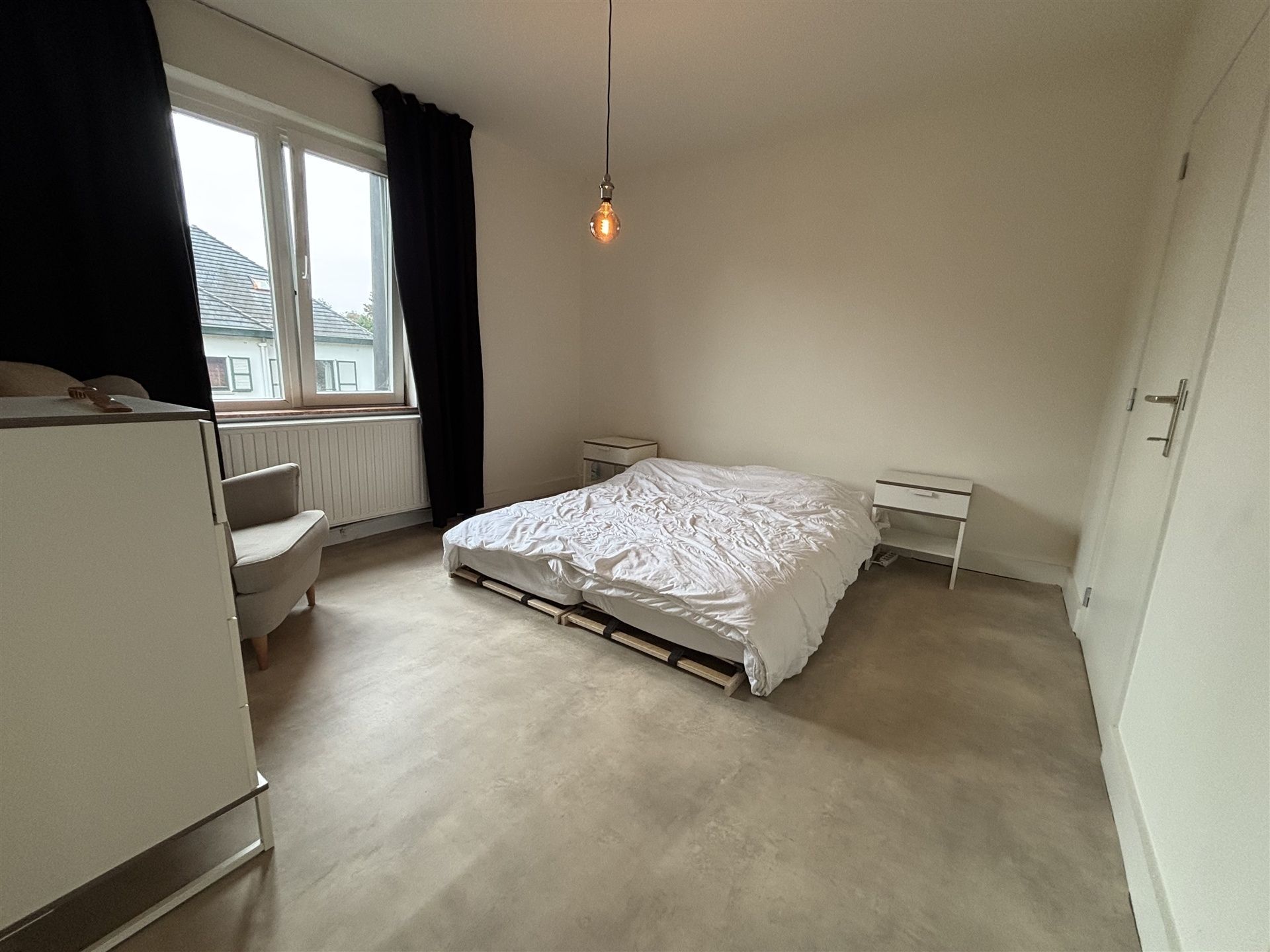 Prachtige, gerenoveerde woning met 4 slaapkamers foto 24