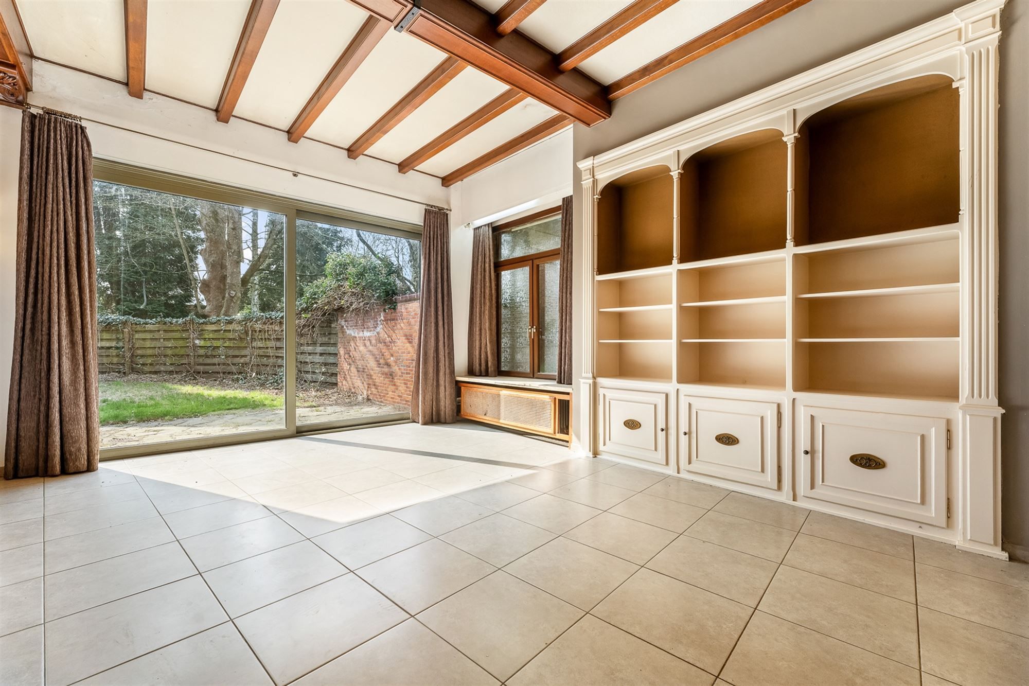 HANDELSPAND 111M2 MET WOONST 199M2 OP PERFECTE LOCATIE MET ENORME VISIBILITEIT! foto 13