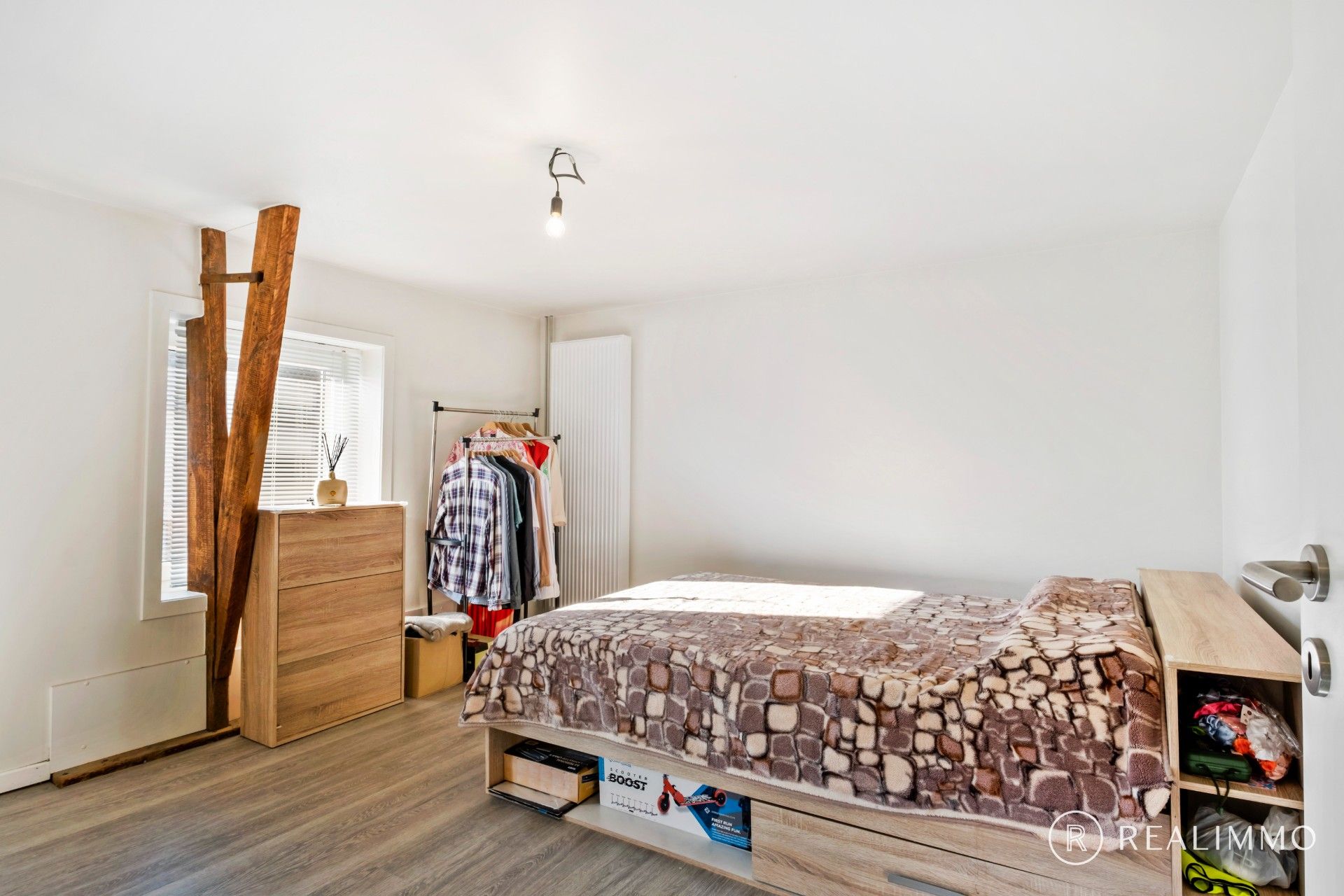 Verrassend ruime woning met 5 slaapkamers en garage foto 8