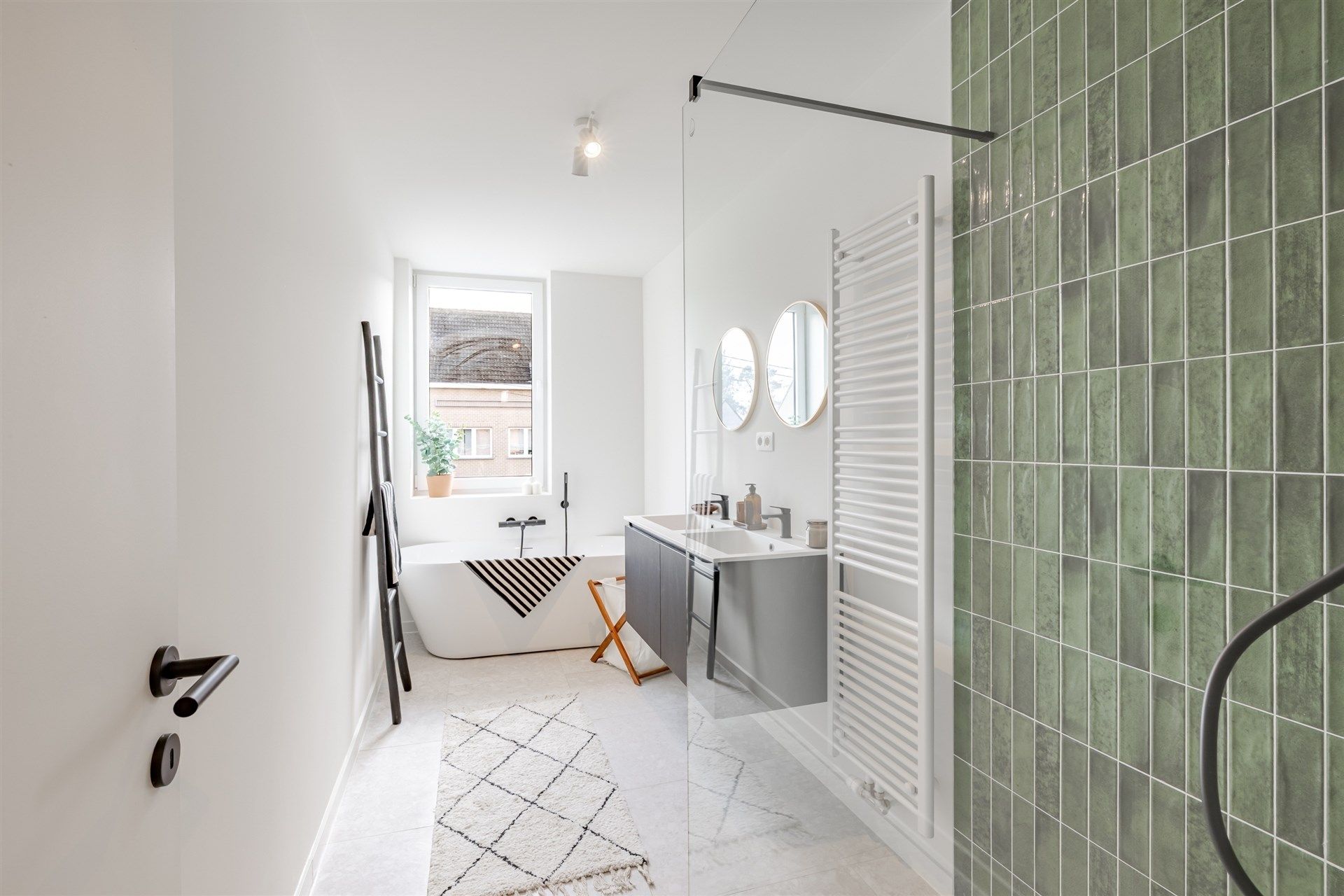 Subliem gerenoveerde woning met 4 slks op topligging foto 15