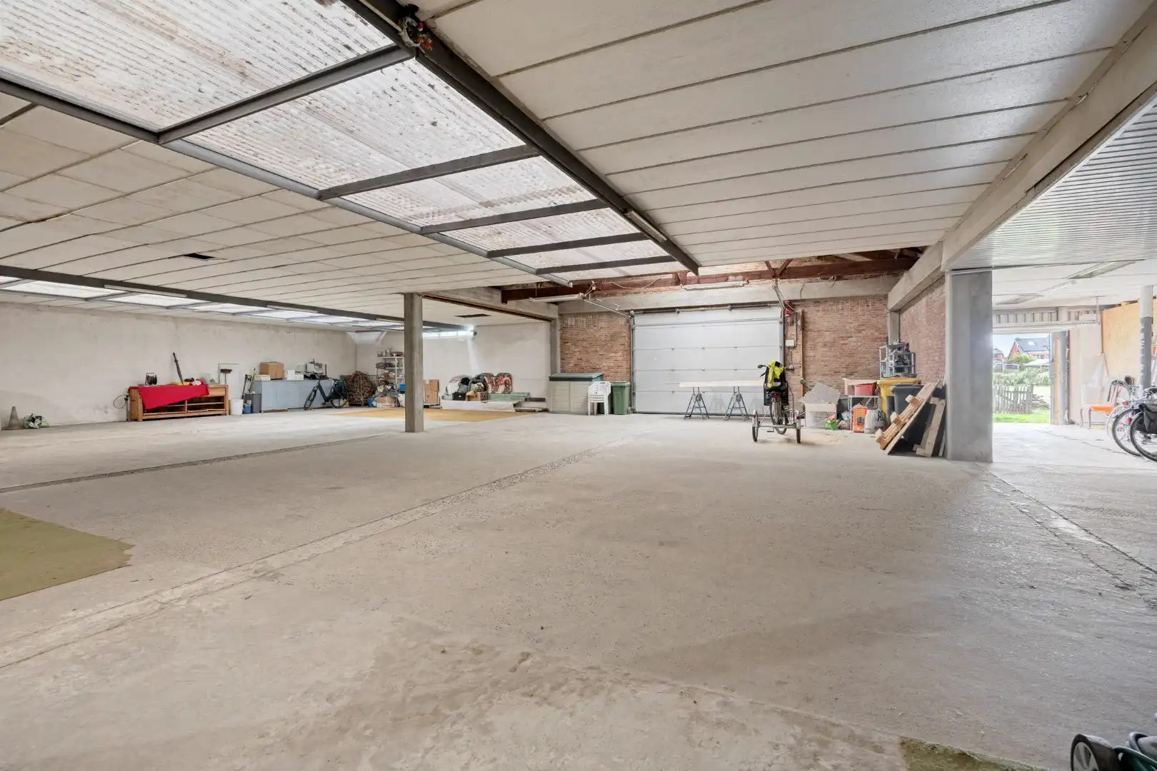 Ruim gelijkvloers appartement met 3 SLPKS, tuin en twee overdekte staanplaatsen !  foto 21