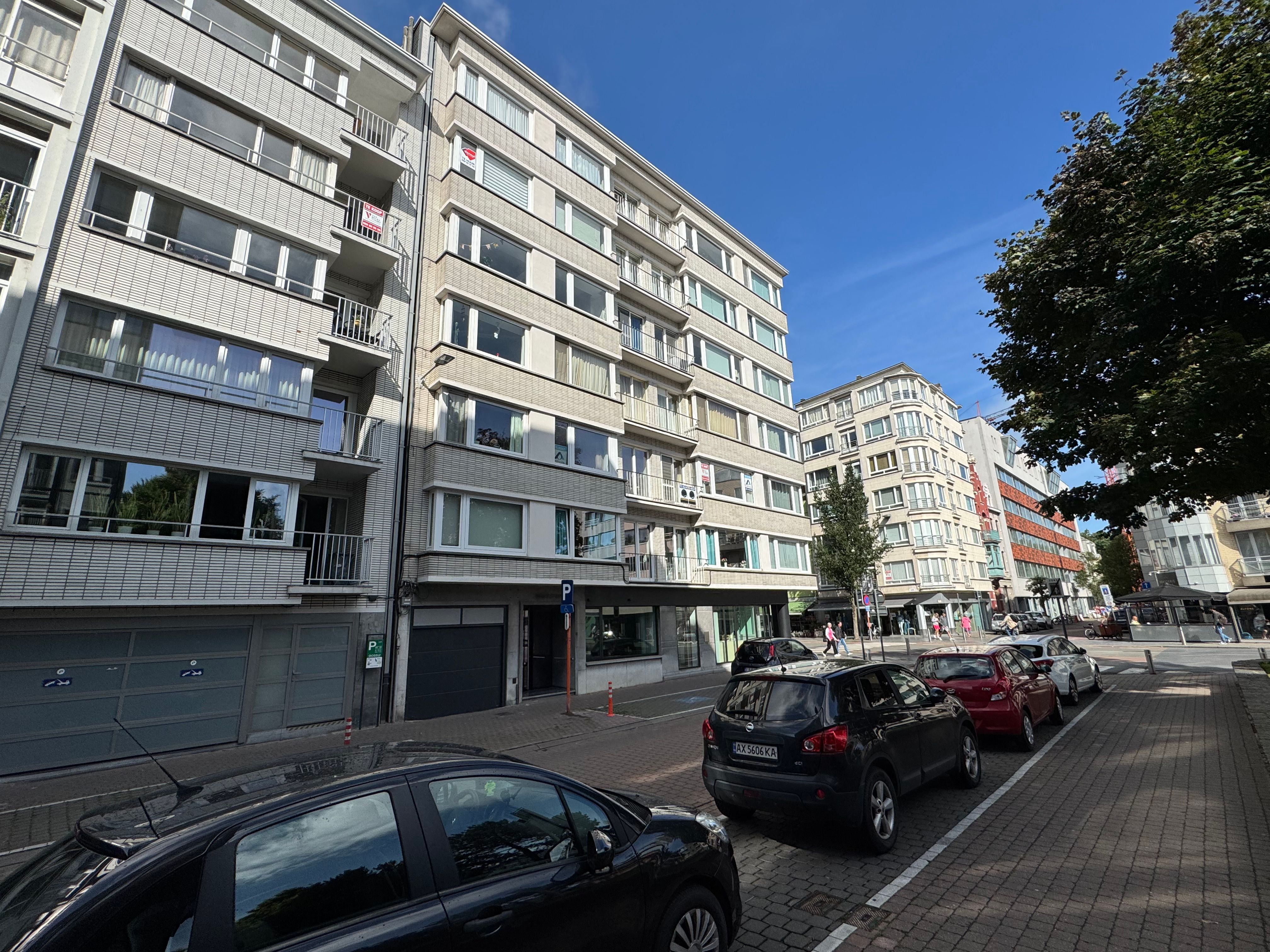 Lichtrijk appartement met uitzicht op het groen & nabij centrum foto 17