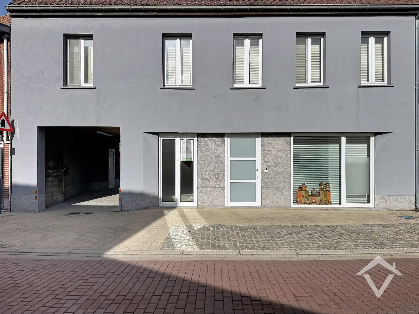 Gelijkvloers appartement met 2 slaapkamers in centrum Koekelare foto 2