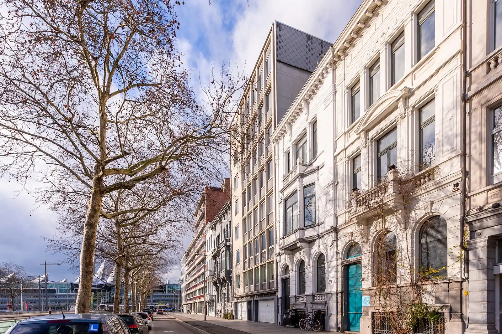 Architecturale parel met een zee van ruimte foto 37