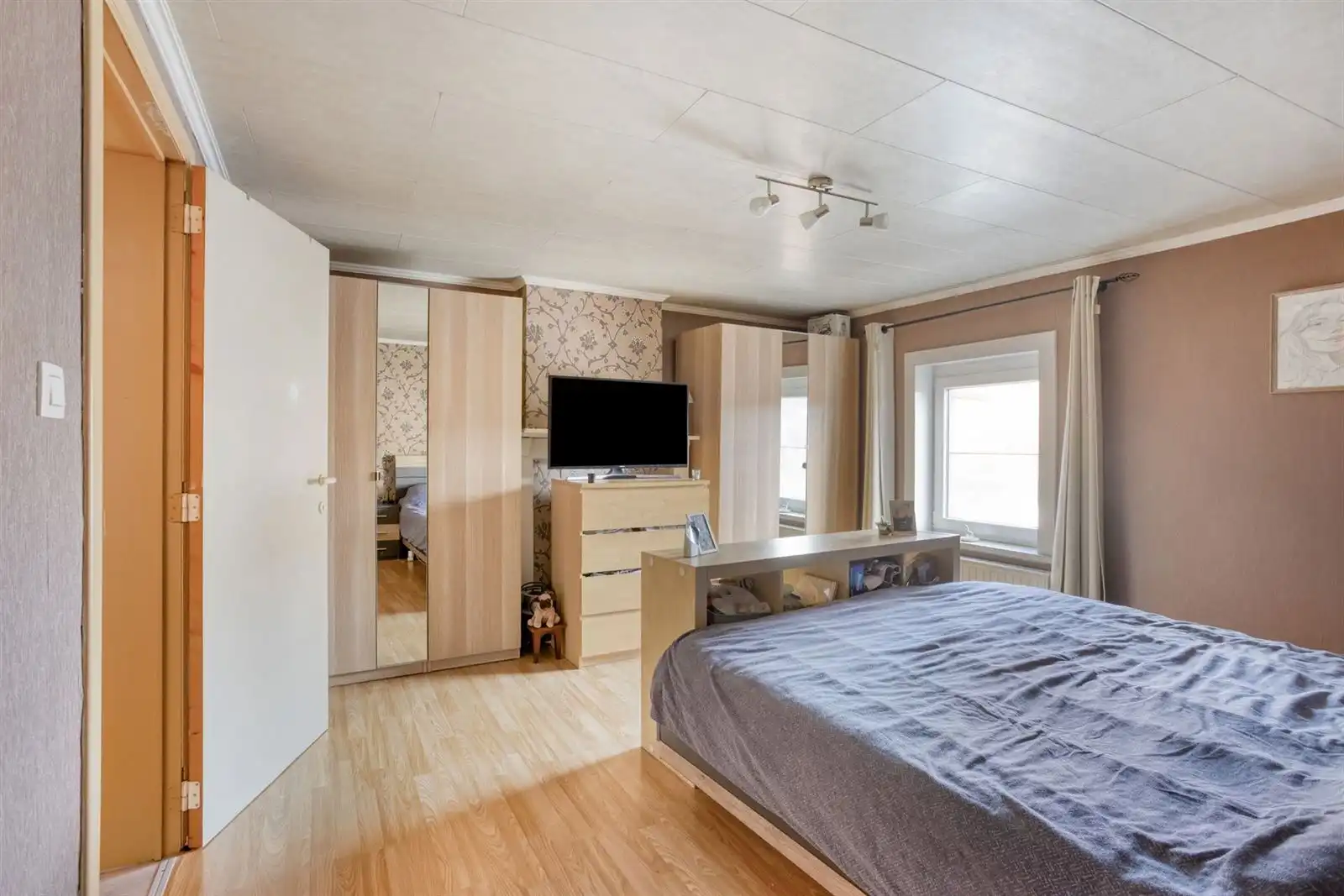 Woning te koop met 3 slaapkamers foto 9