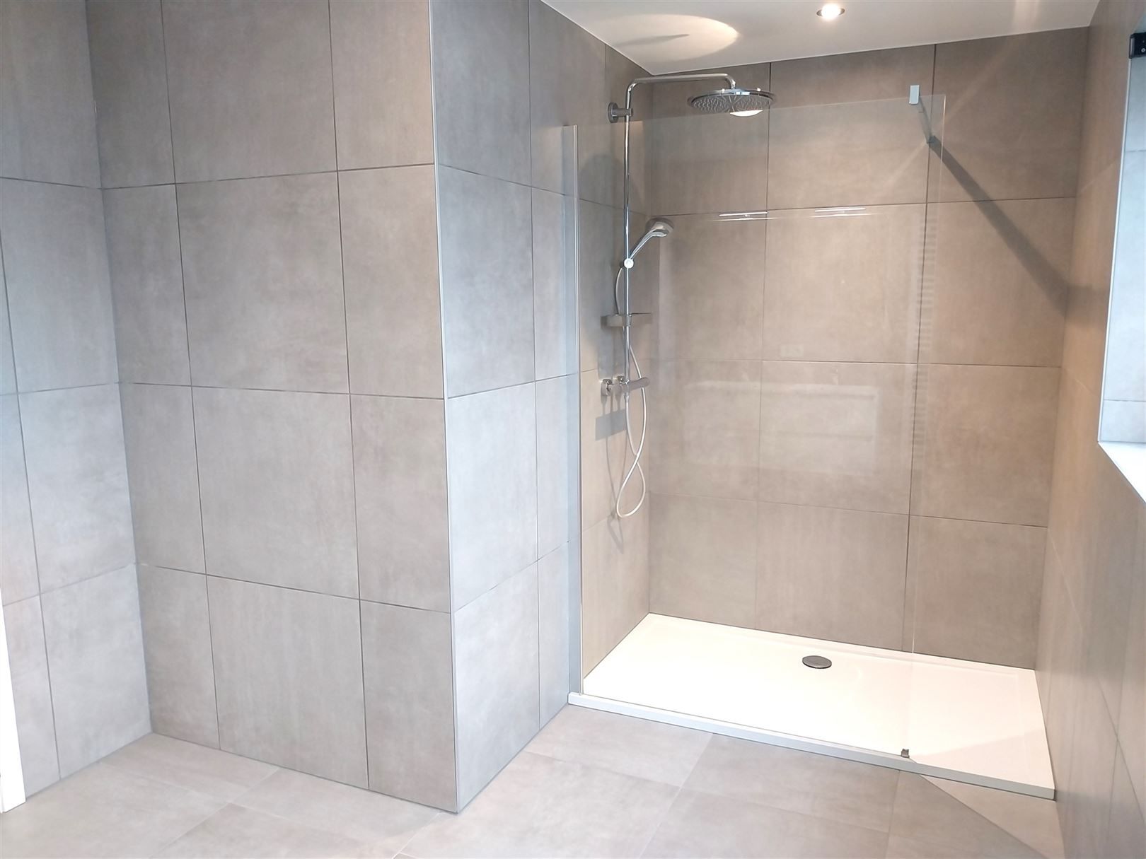 TE  HUUR: BEN-woning met 3 slaapkamers in Pelt! foto 8