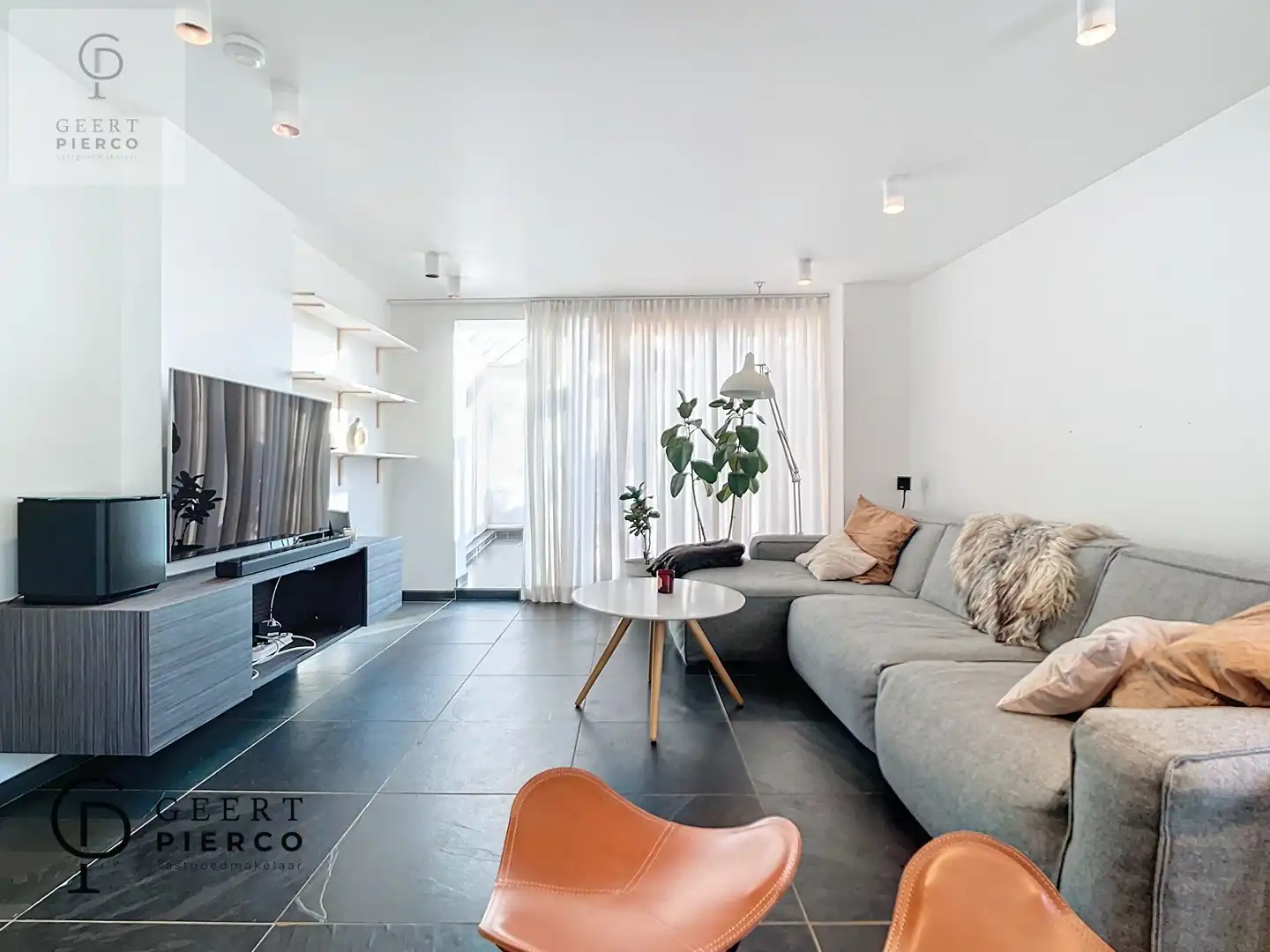 Knap en stijlvol appartement foto {{pictureIndex}}