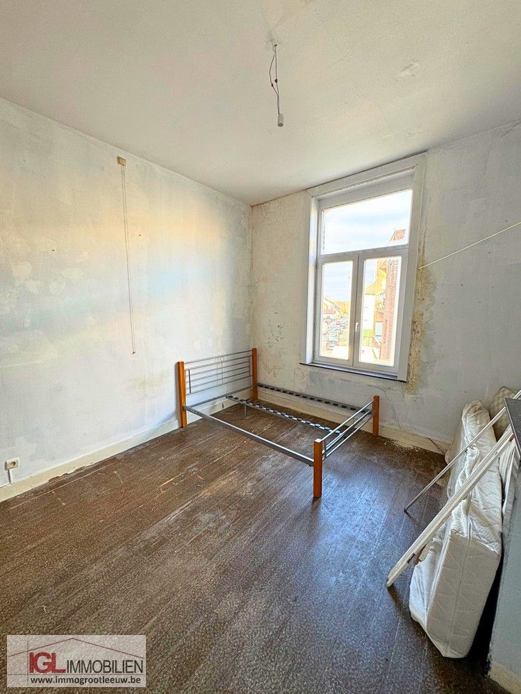 Handelsruimte met appartement te koop in Sint-Pieters-Leeuw foto 12