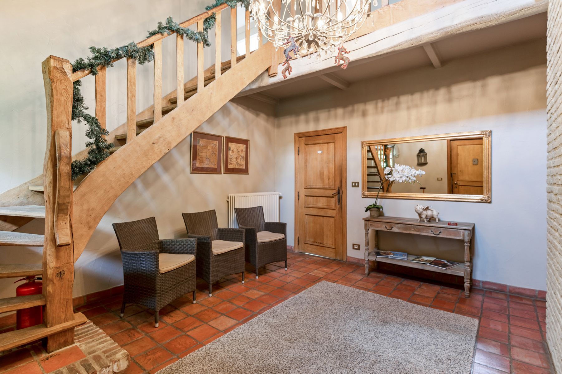 Ruime villa met aparte praktijkruimte op ca. 2.168 m2. foto 16