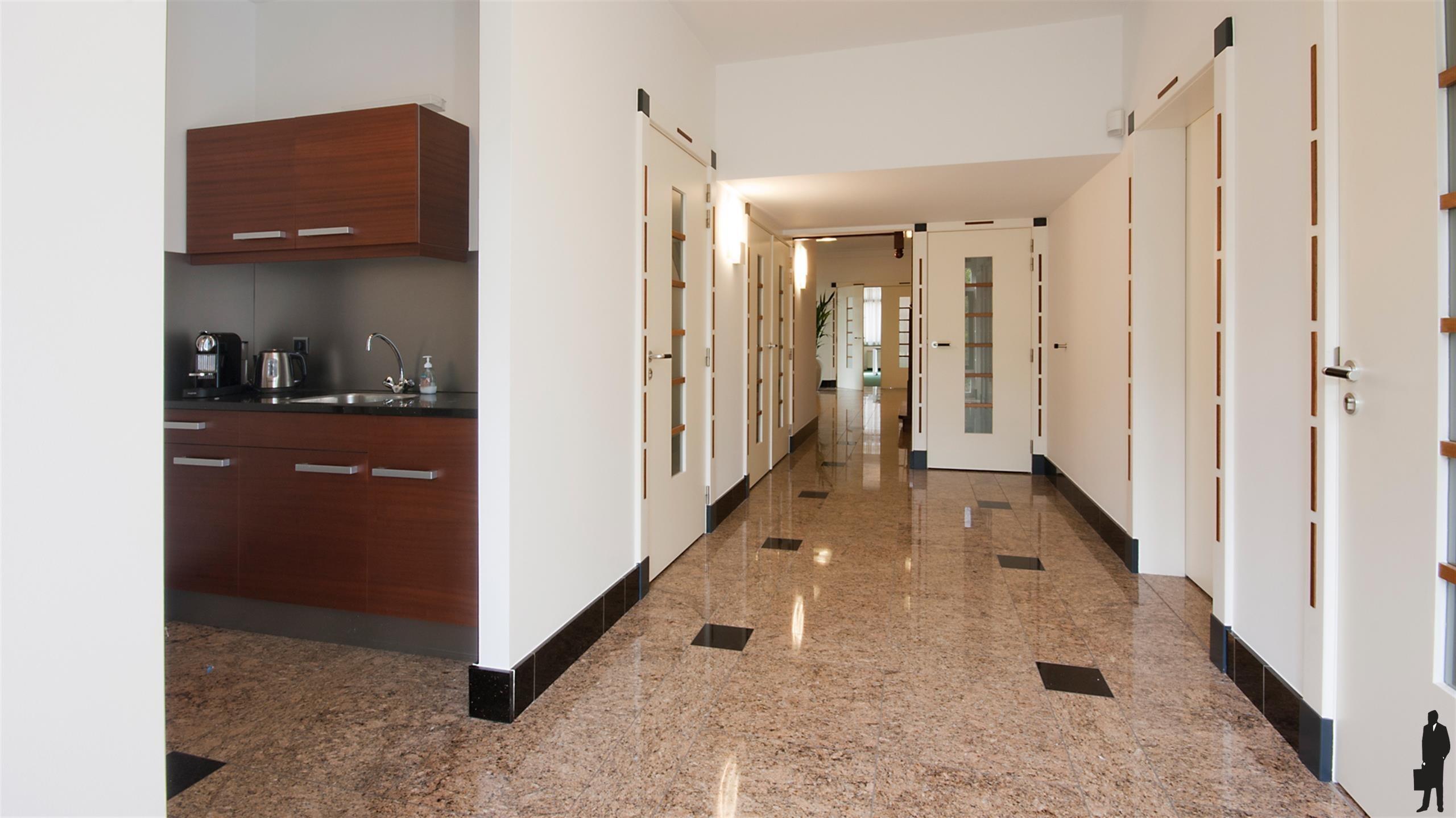 Kantoren 20 m² tot 260 m² te huur in Turnhout. Vanaf €280/mnd  foto 4