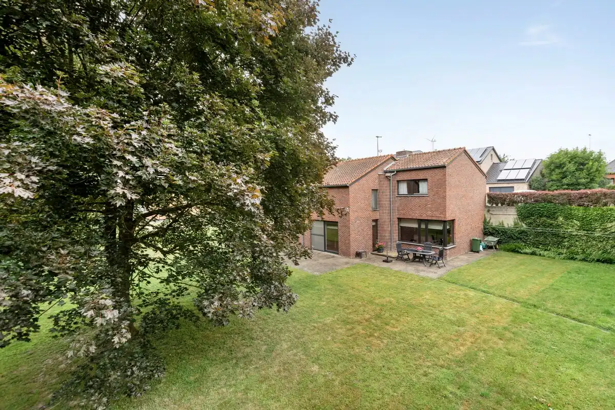 Ruime open bebouwing met zalige tuin in Tongeren-Borgloon foto 30