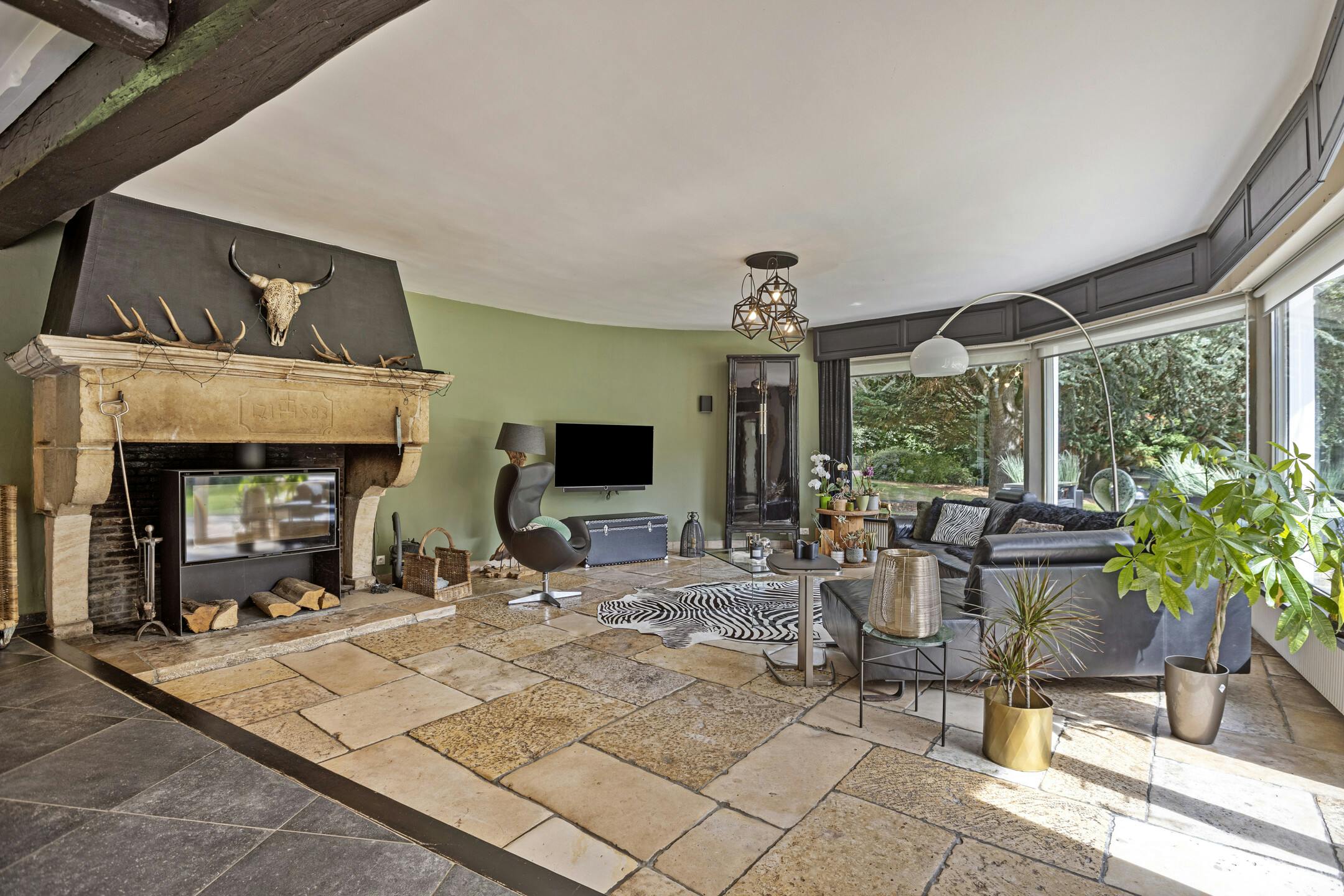 Luxueuze eigendom op ca 1,8ha met zwembad en tennisveld te koop in Gijvelde (Frankrijk). foto 3