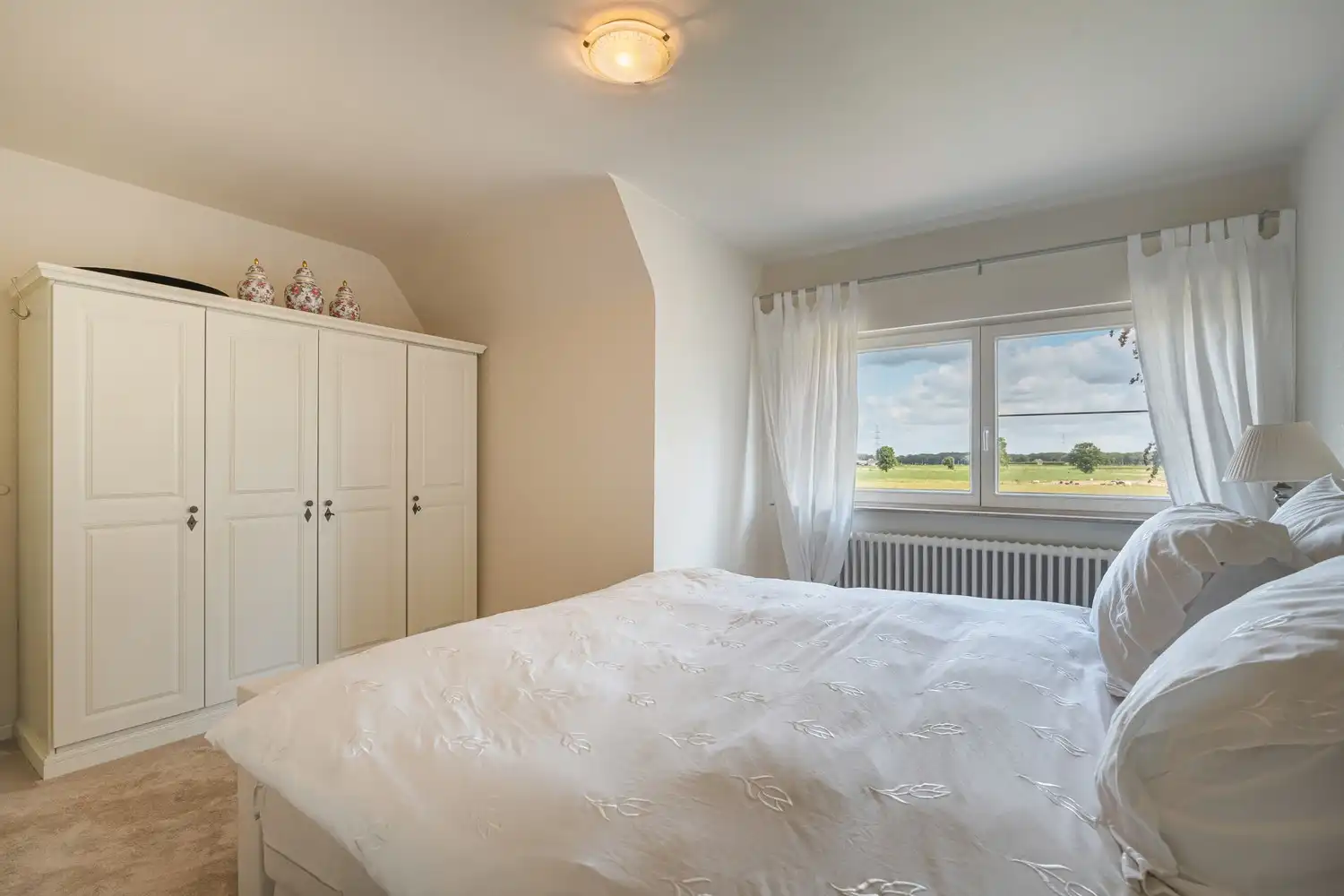 Verrassend ruime villa met 5 slaapkamers, praktijkruimte, zwembad en eindeloze mogelijkheden foto 22