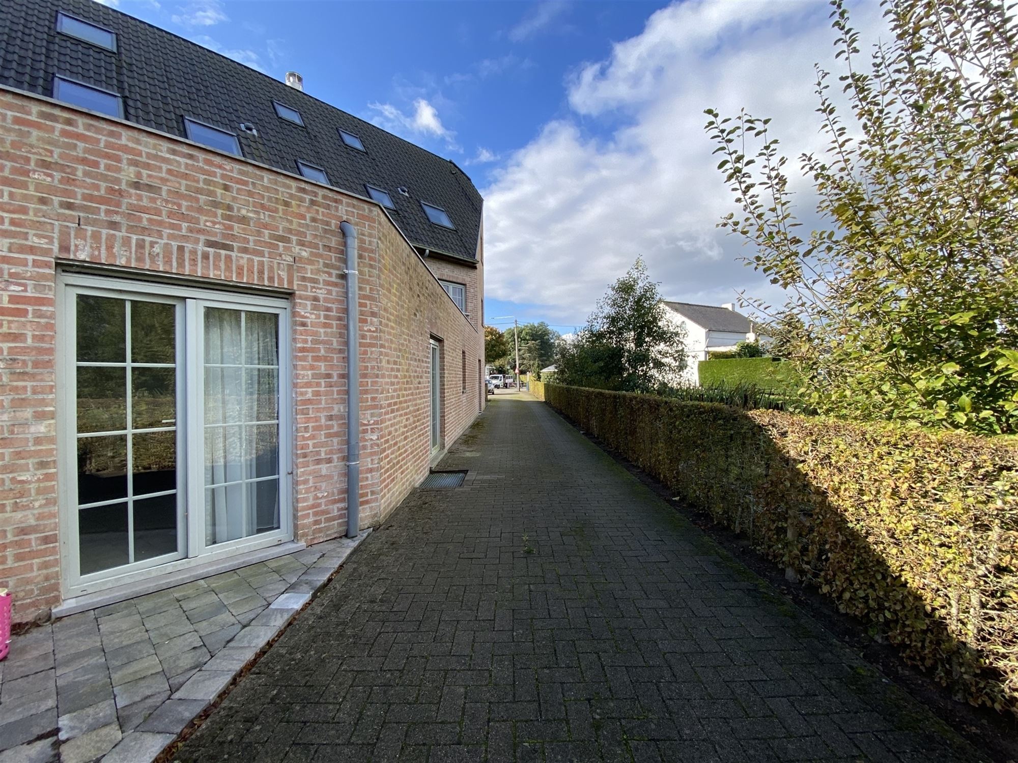 Gezellig gelijkvloers appartement met garage en terras foto 13