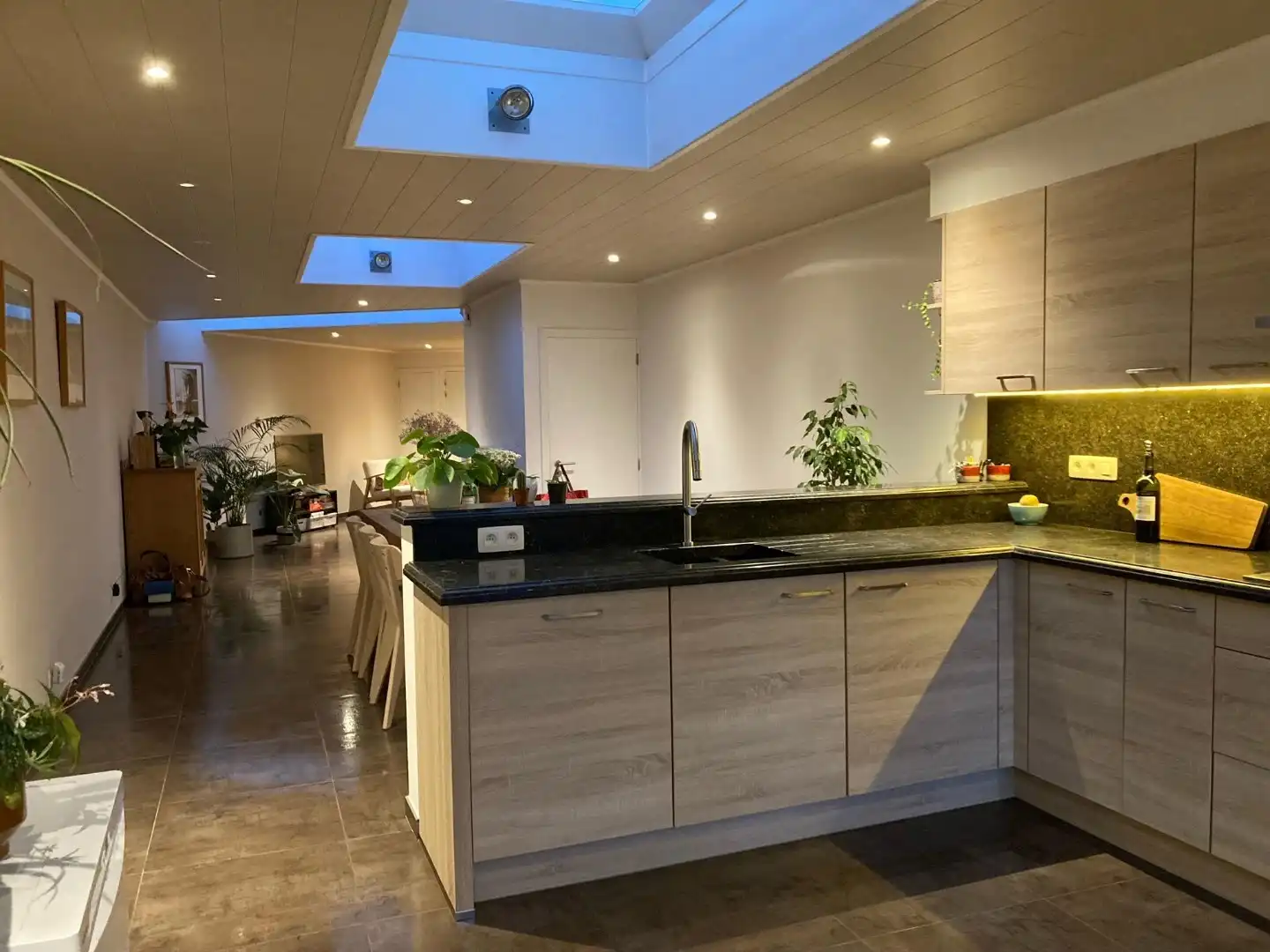 Hedendaagse woning met tuin en 3 slaapkamers op centrum-ligging. foto 7