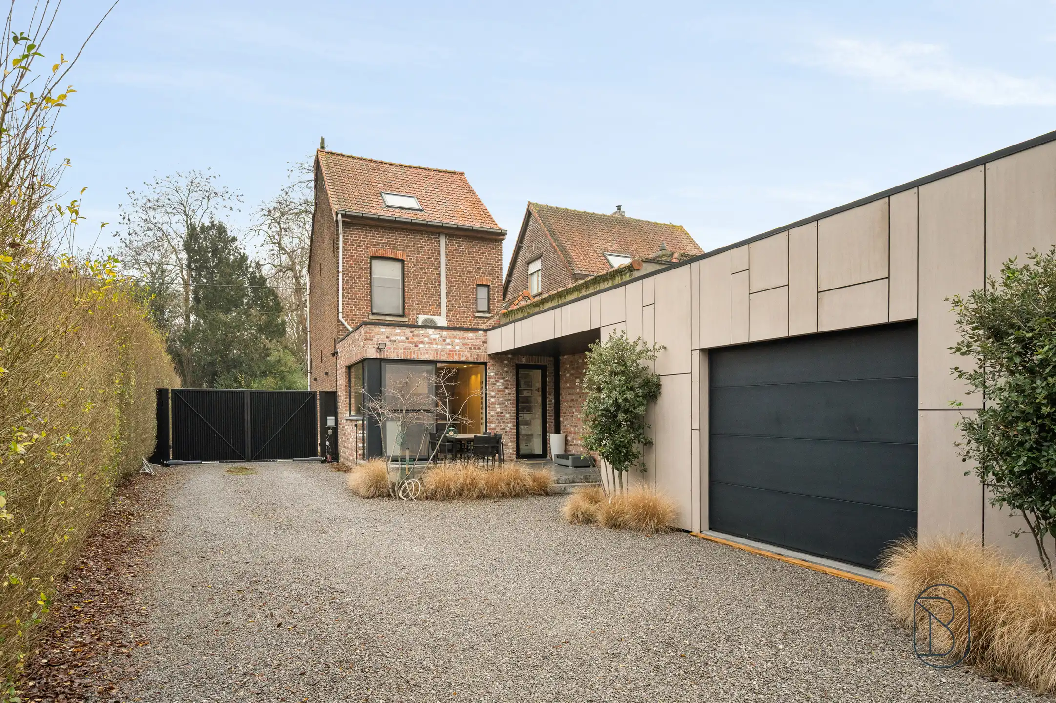 Ruime, instapklare HOB met tuin en multifunctionele garage! foto {{pictureIndex}}