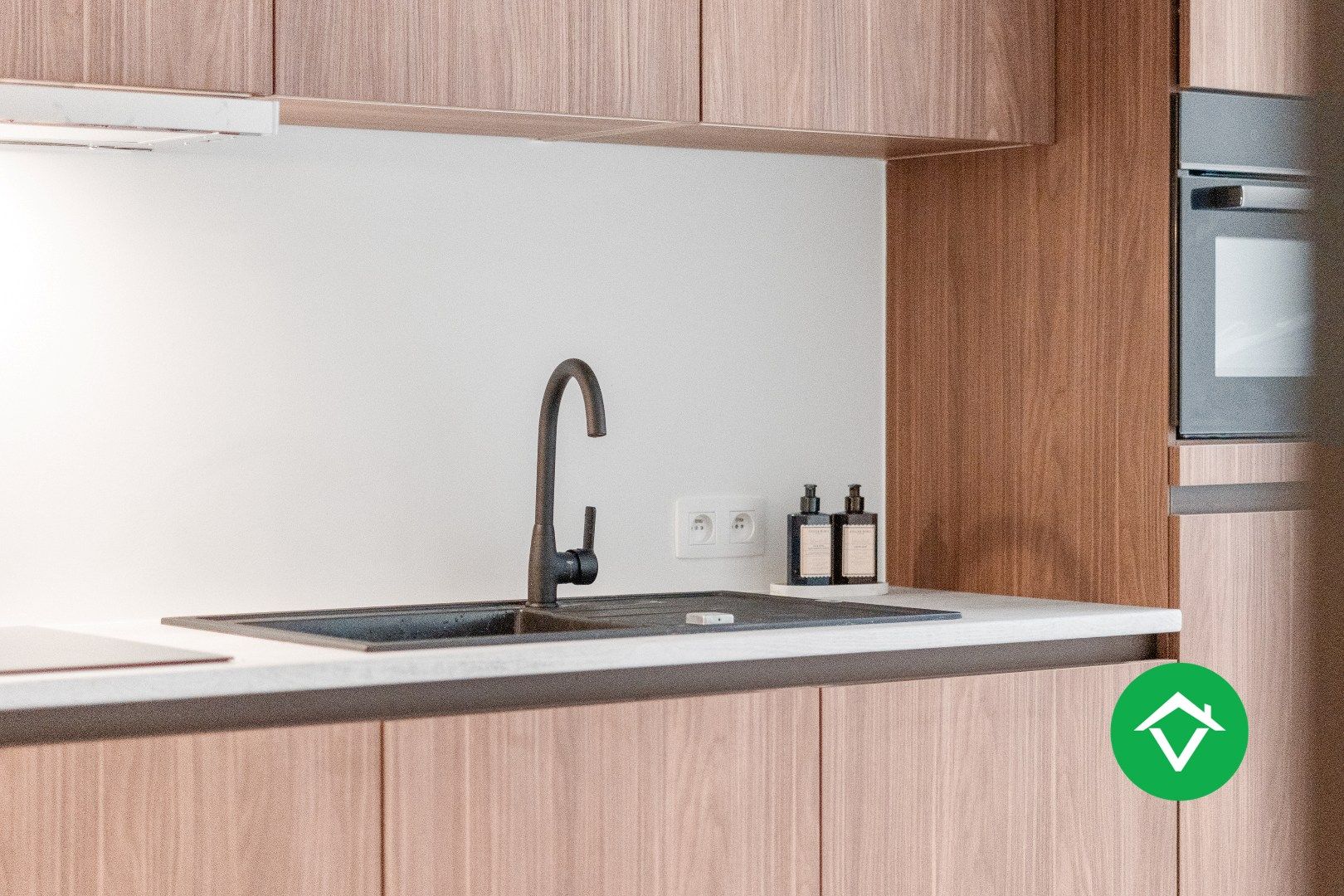 Rijwoning met 4 slaapkamers en stadstuin op centrale ligging te Roeselare foto 6