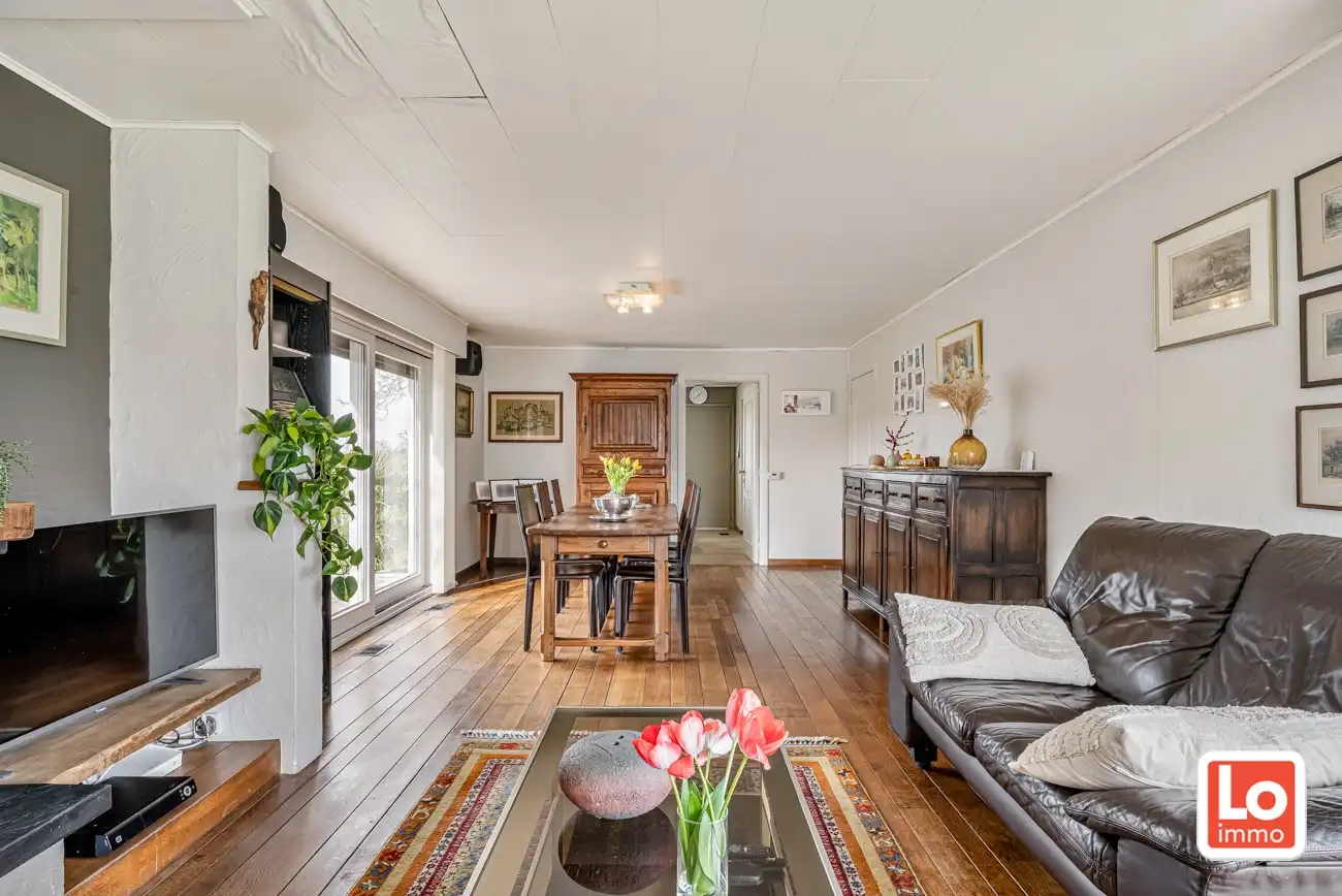 Ruime volledig te renoveren open gelijkvloerse prefab woning met inpandige garage en tuin met open zicht of perceel bouwgrond met afbraak/heropbouw mogelijkheden aan 6% BTW op een rustige locatie nabij het centrum van Zeveneken! foto 12