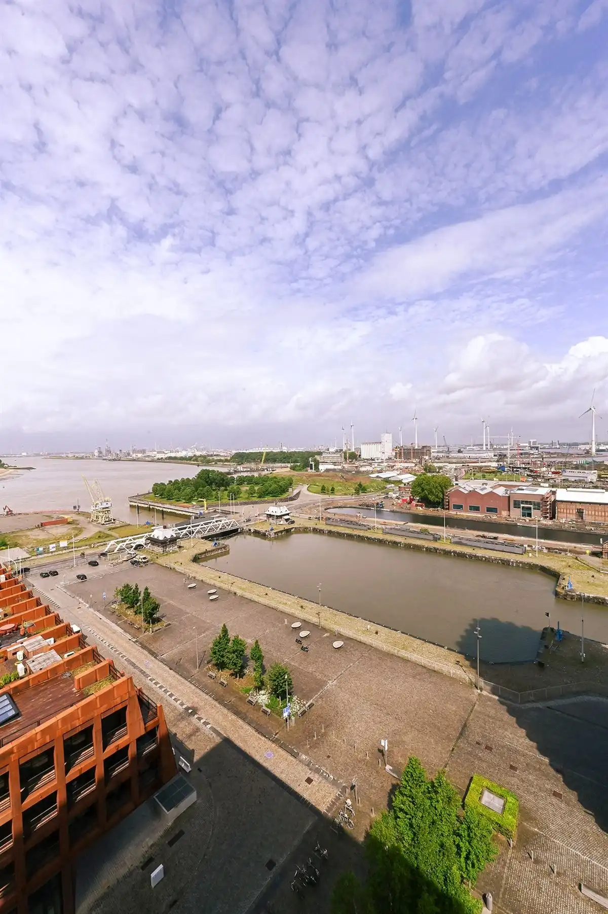 Instapklaar appartement met ruim terras op het Eilandje
 foto 13