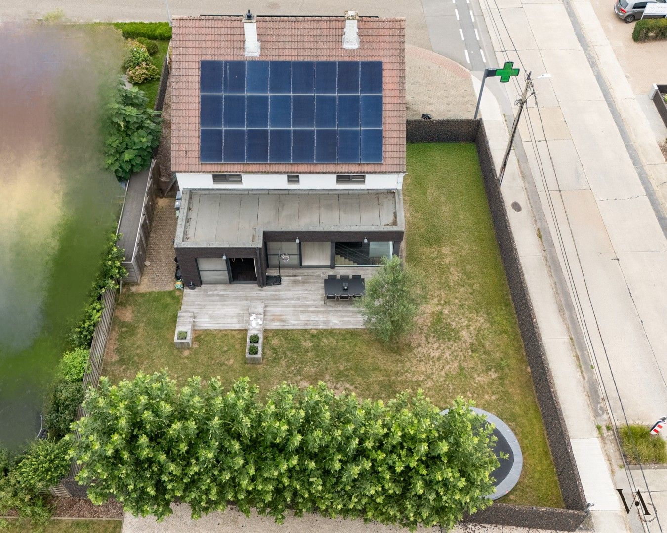 Ruime gerenoveerde gezinswoning met tuin te Pellenberg foto {{pictureIndex}}