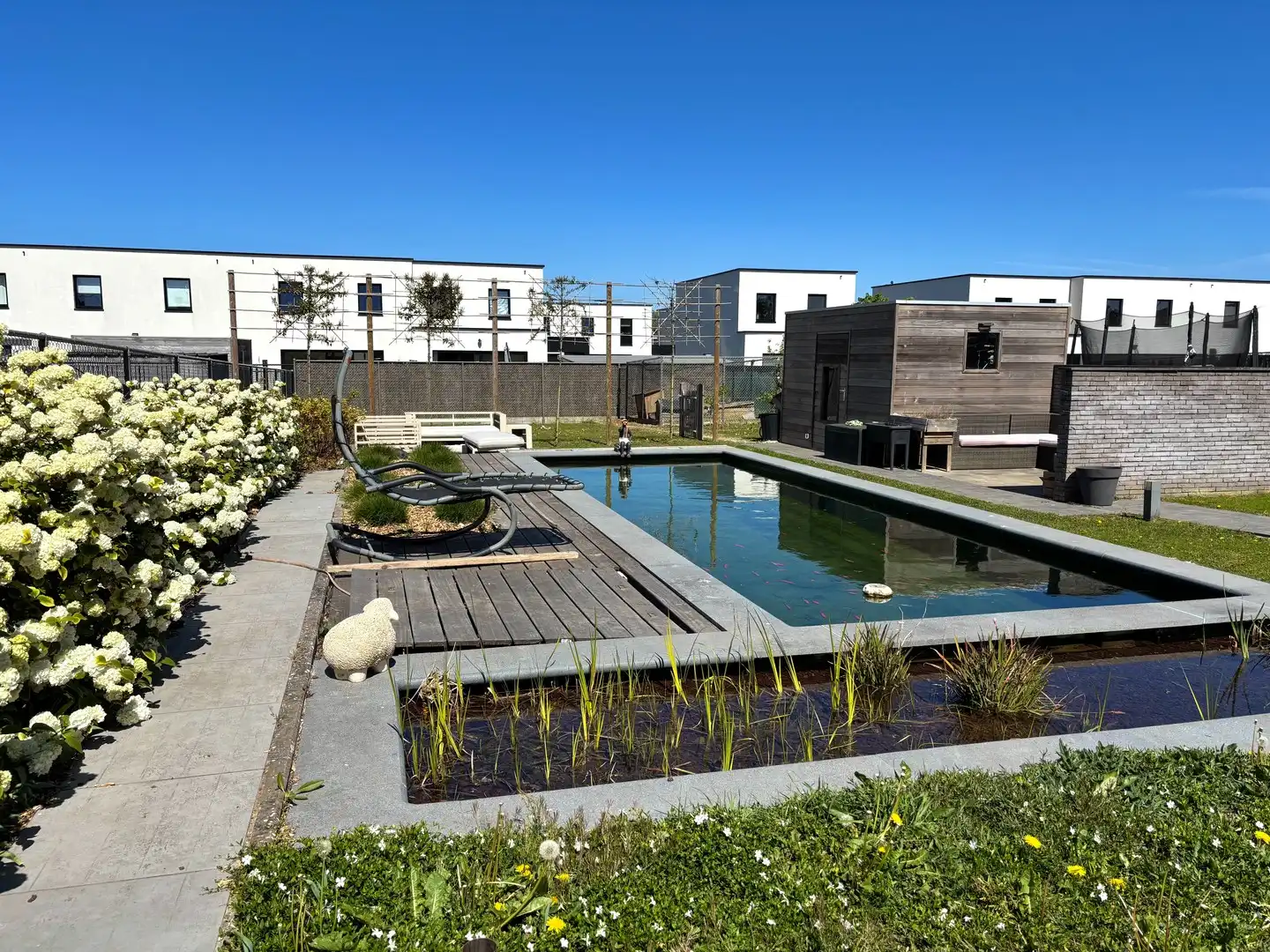 Instapklare én energiezuinige woning met zwemvijver vlak bij yachthaven. foto 17