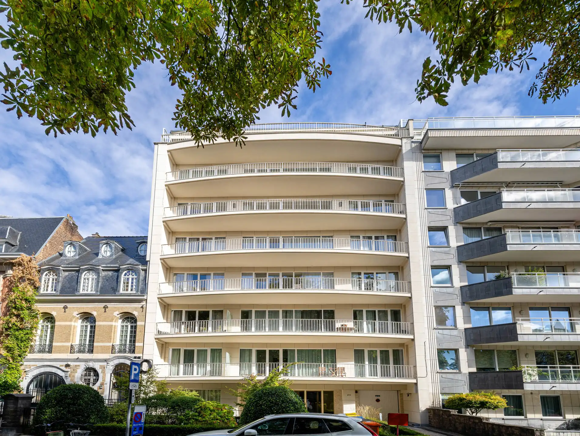 Flat 4 slpkamers ± 238 m². Grote terrassen & garage - EPC D+ foto 2