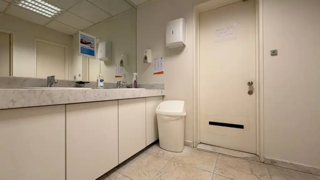 Gelijkvloerse kantoren te koop langs Singel in Antwerpen foto 22