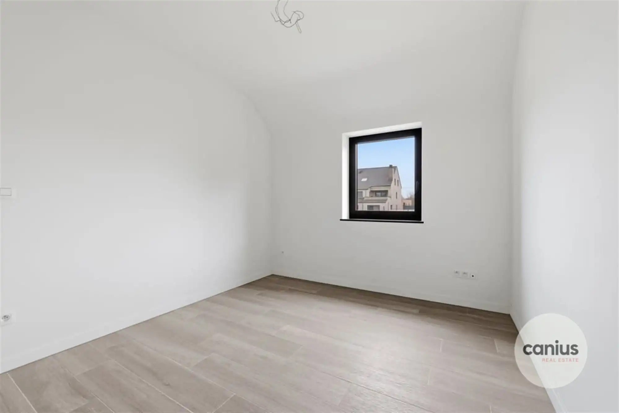 LANDELIJKE WONING MET 3 SLKS EN CARPORT foto 14