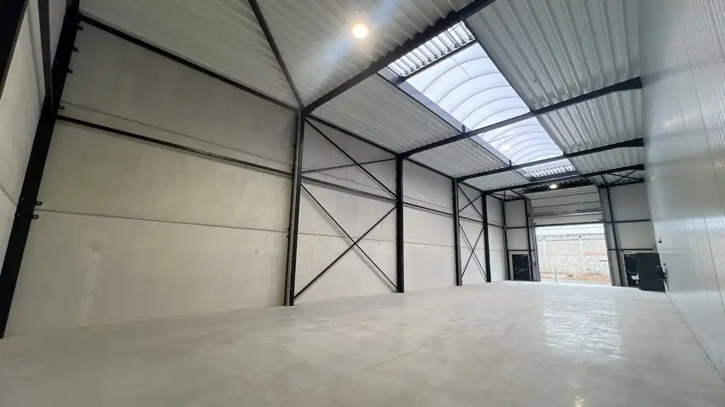 Nieuwbouw loods te huur in Buggenhout foto 2