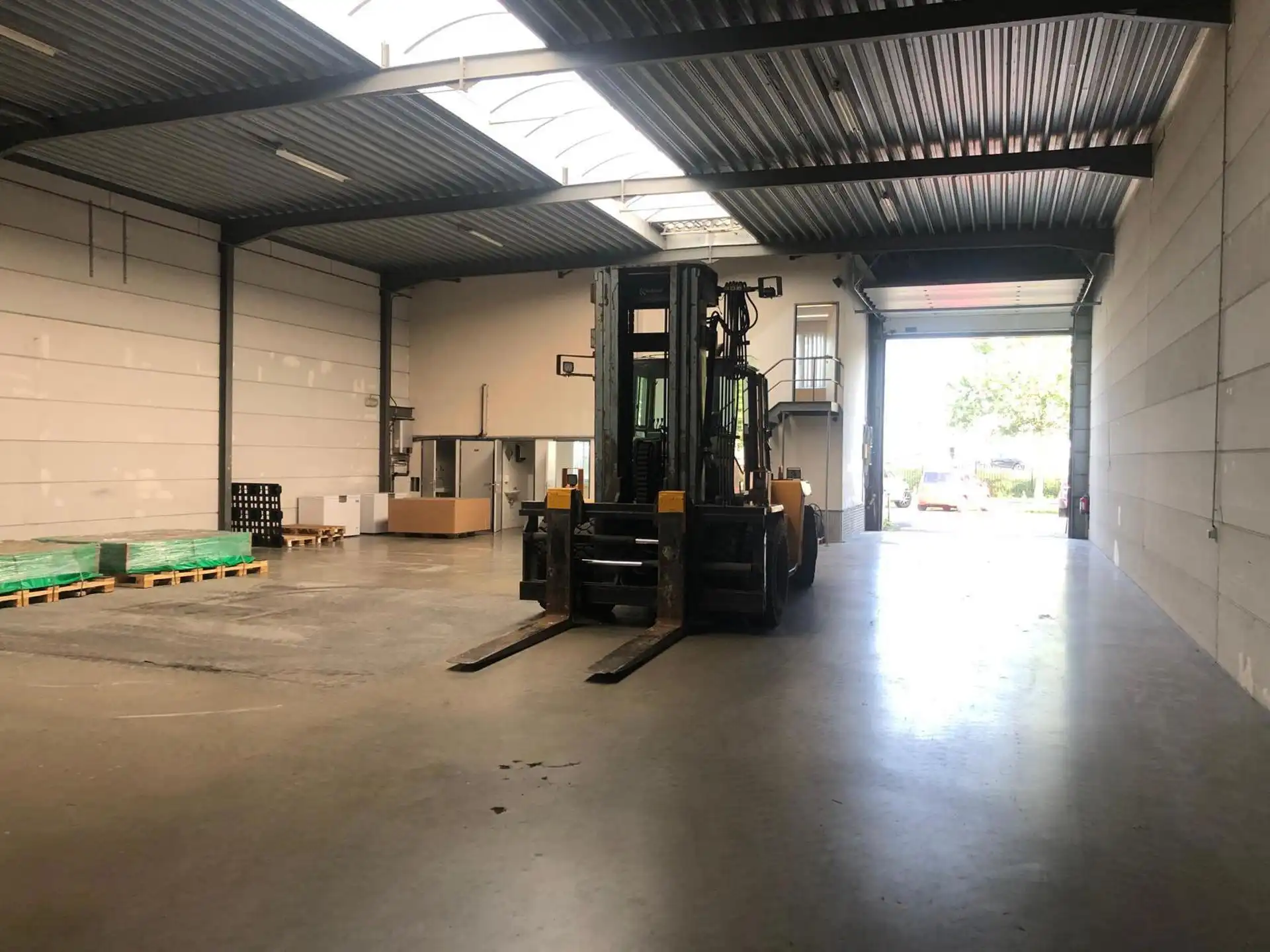 Magzijn met kantoor te Mechelen-Zuid foto 4