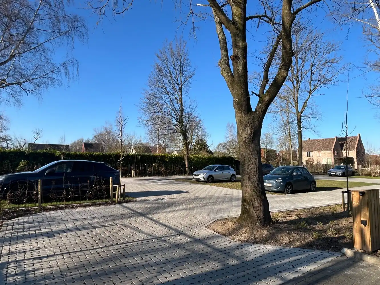 Kantoorgebouw met 54 parkeerplaatsen foto 46