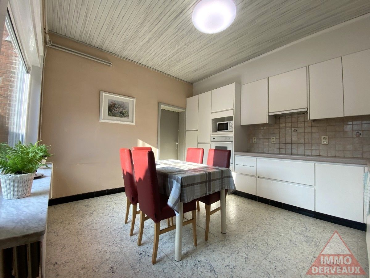 Moorslede – Op te frissen woning met werkplaats foto 4