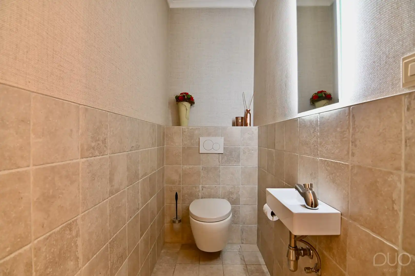 Ruim en luxueus afgewerkt 3-slaapkamerappartement (155 m²) met privé-inkom, kelder en garage in Heers foto 17