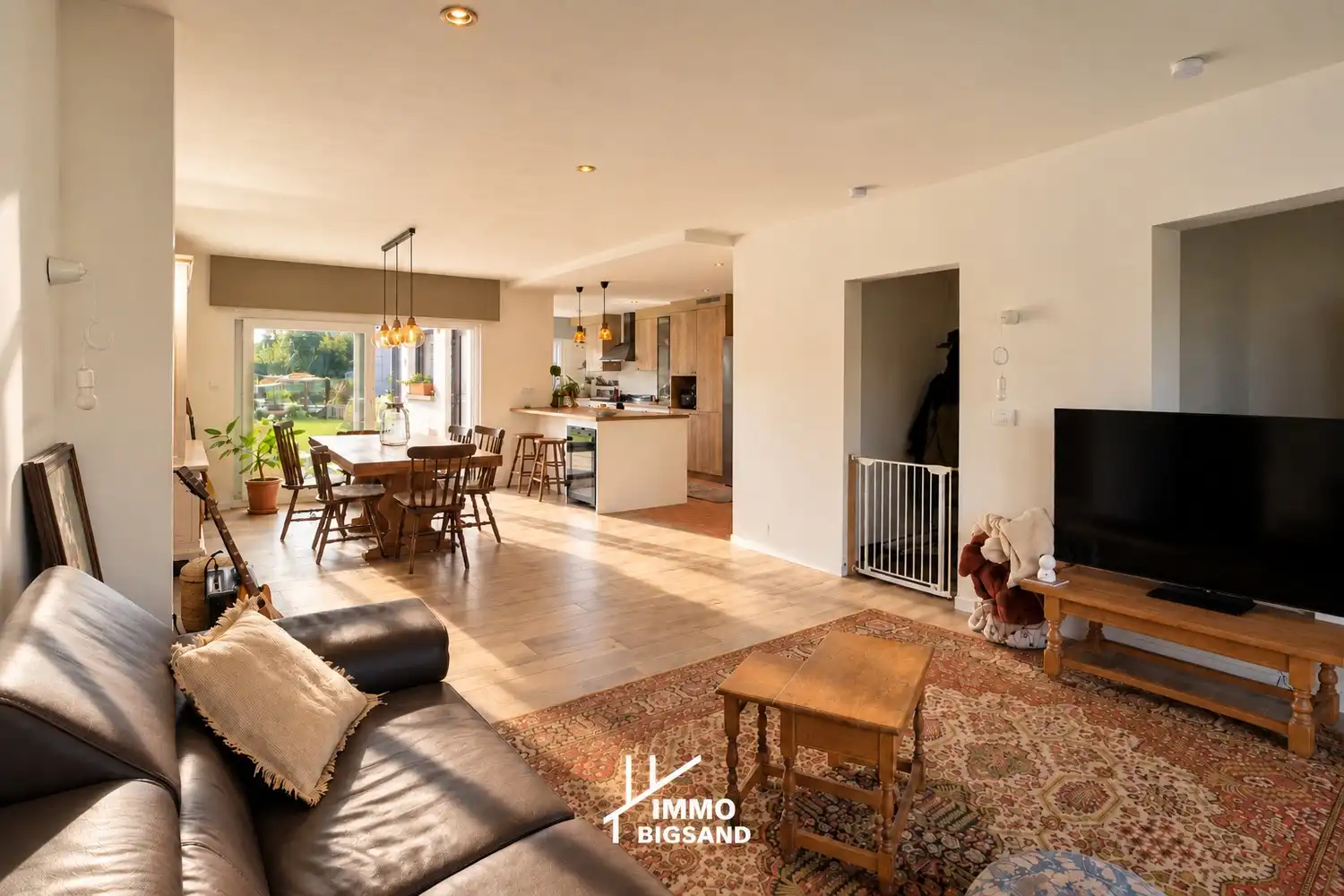 Gerenoveerde halfopen woning met authentieke elementen met 3 slaapkamers en garage foto 5