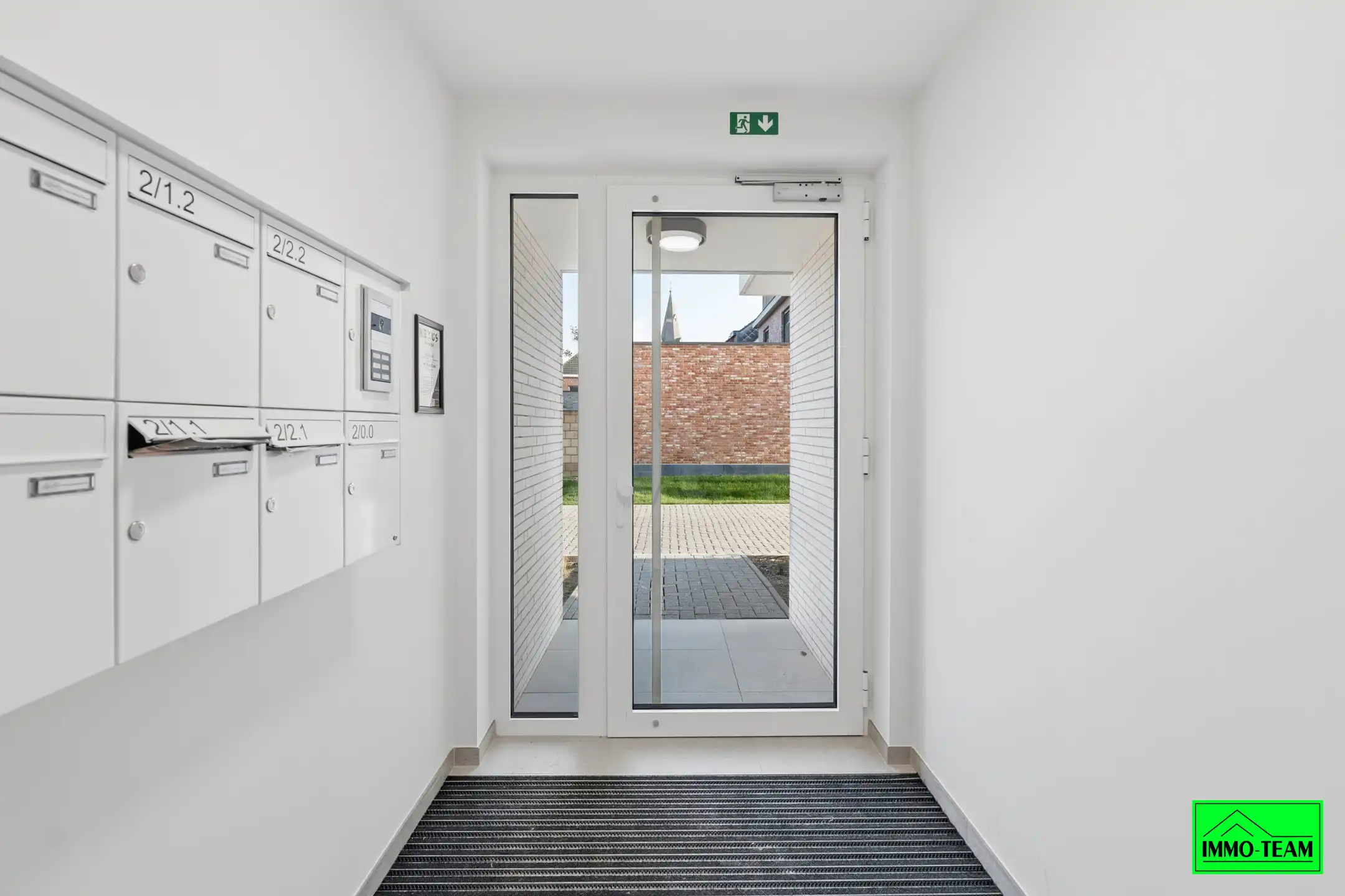 Nieuwbouwappartement met terras en autostaanplaats foto 2