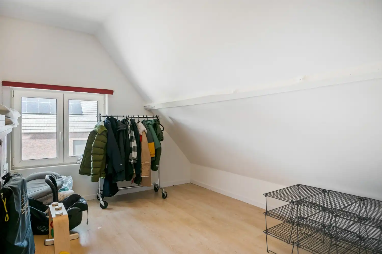 Recent gerenoveerde woning met 4 slaapkamers en ruime tuin foto 22