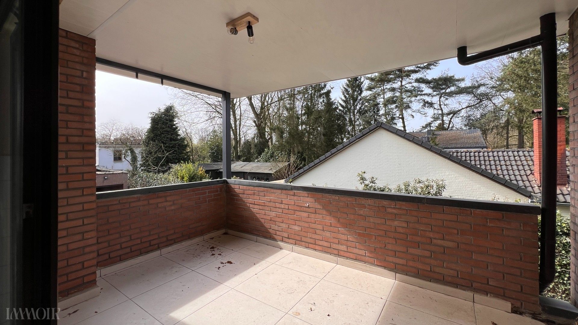 Ruim duplex appartement met terras in Brasschaat. foto 5