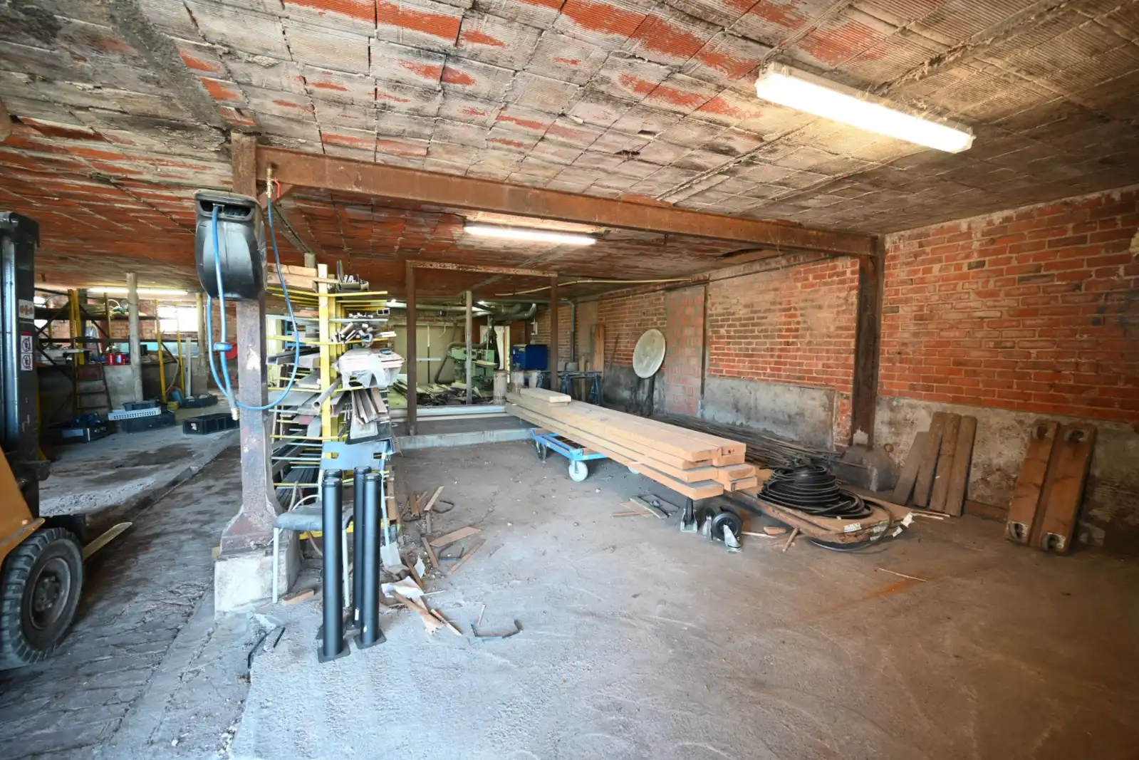 Ruime opslagruimte te huur in Ledegem (380 m²) foto 4