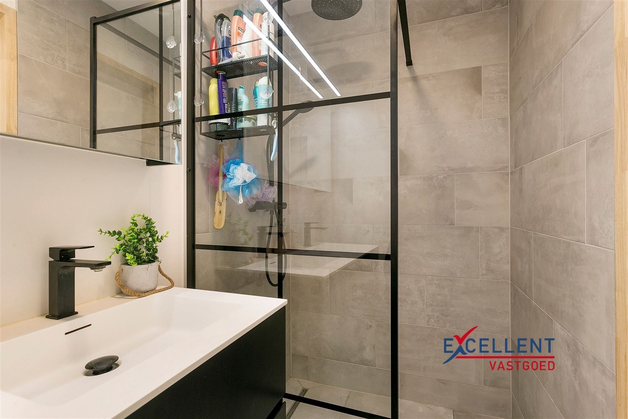 Recent appartement te huur nabij centrum Deinze! foto 6